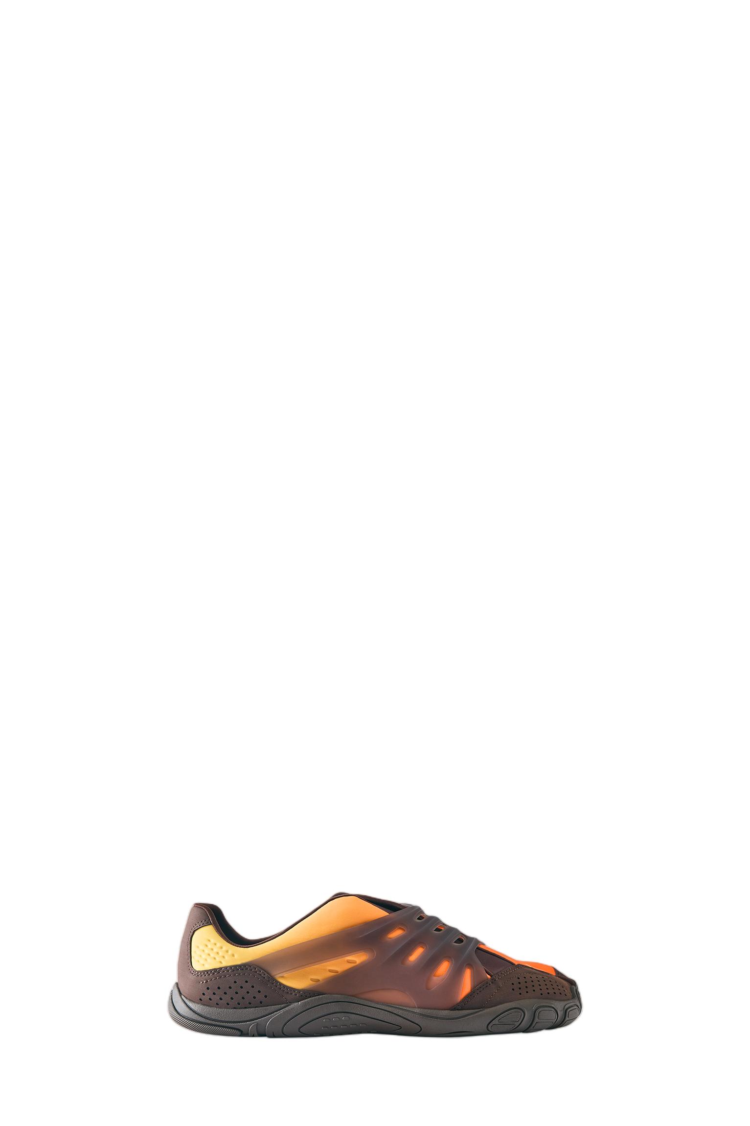 Pleasures trainers — Contrast
