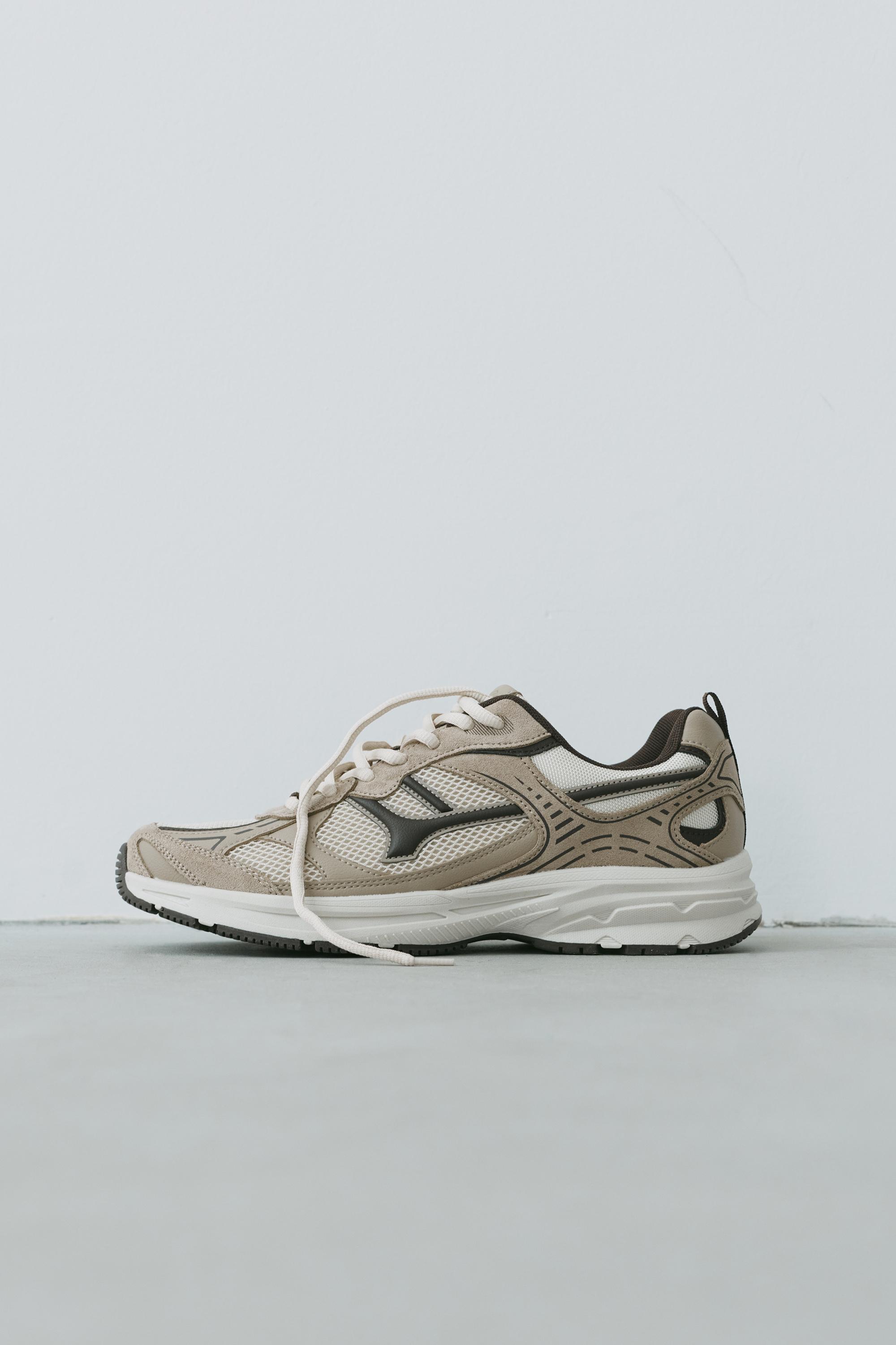 Multi-piece trainers — Ecru