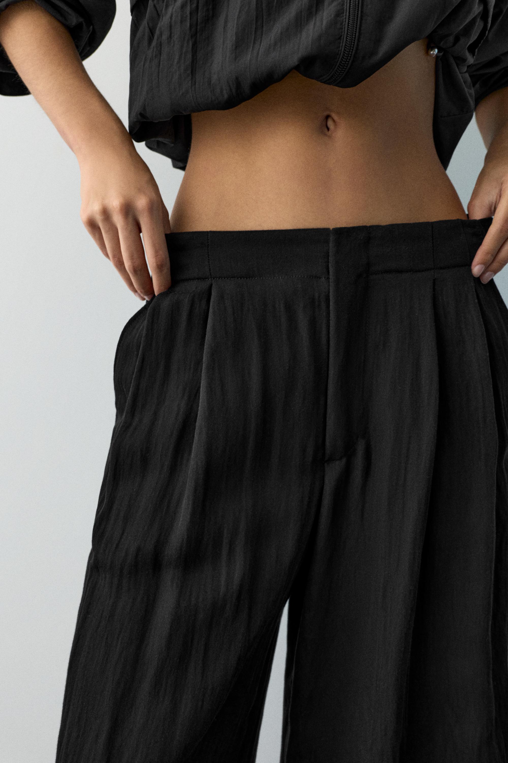 Düğmeli ve fermuarlı, kemer tokalı, önü pensli, elastik belli, tailored fit pantolon. - Görsel 8