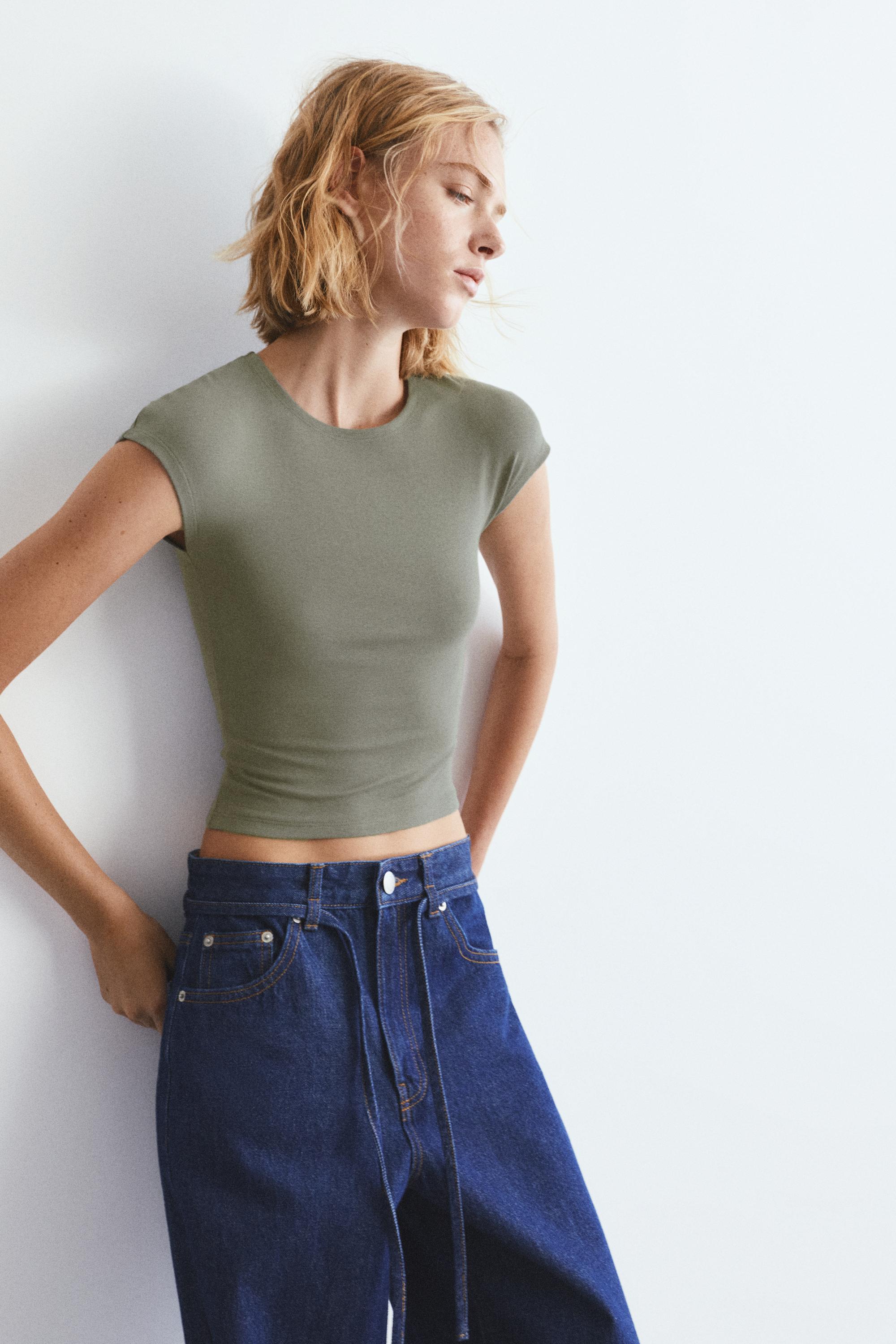 Dar Kesim Kısa Kollu Tişört - Görsel 111