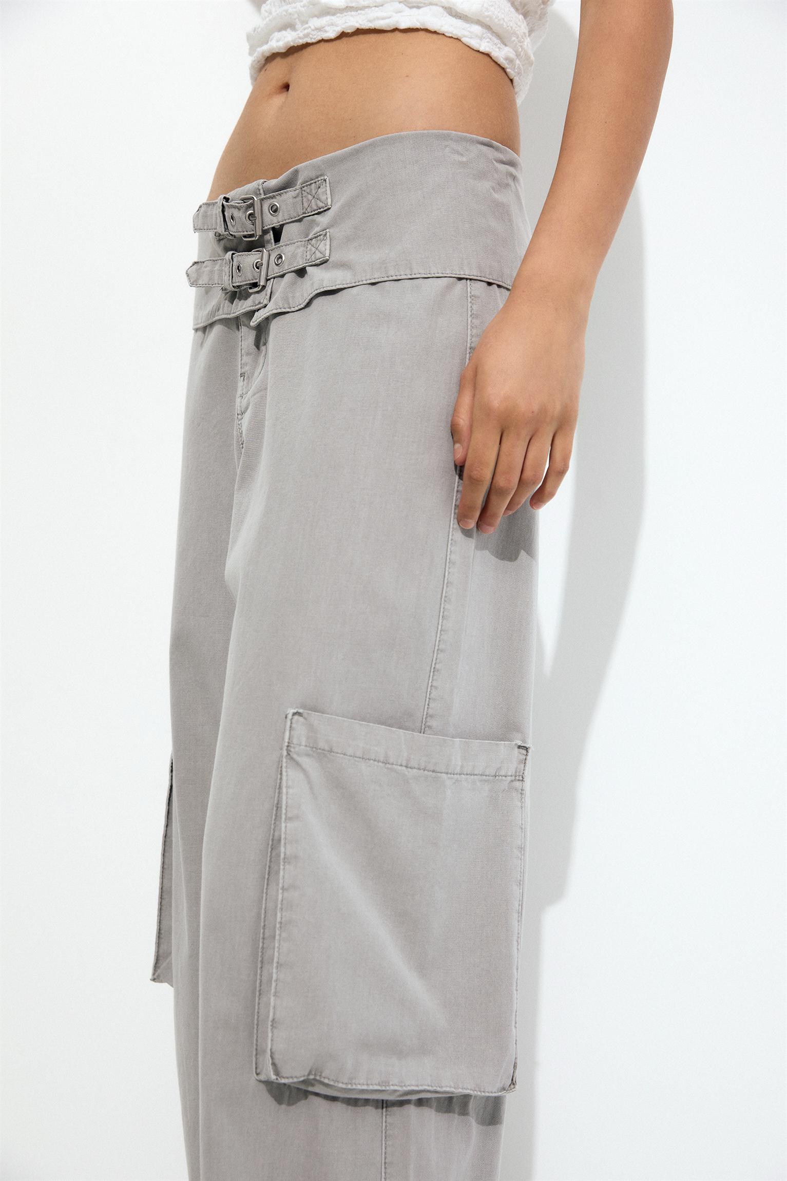 Cargo trousers with rolled-up cuffs and buckles - PULL\u0026BEAR