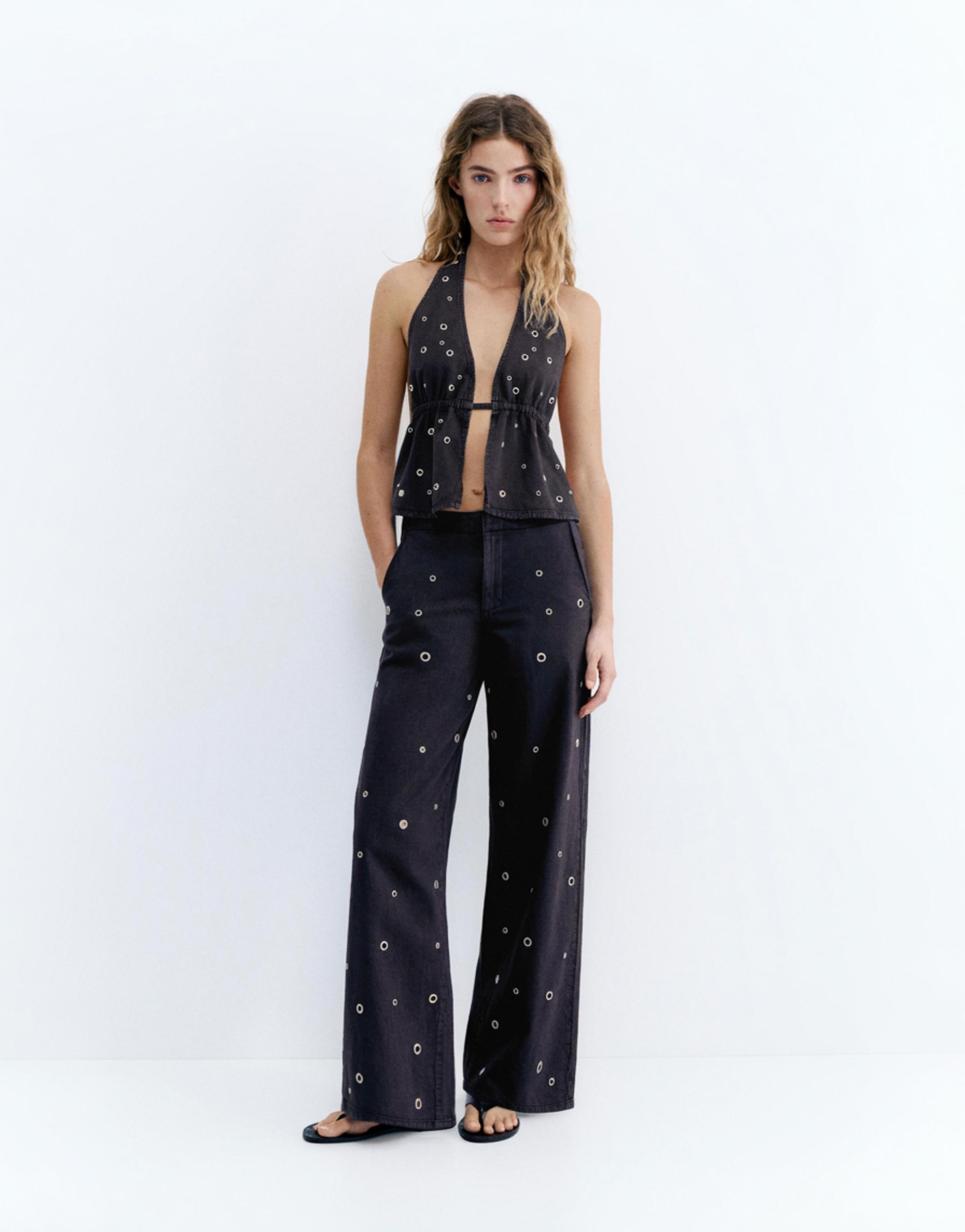 Eyelet halter top — Black