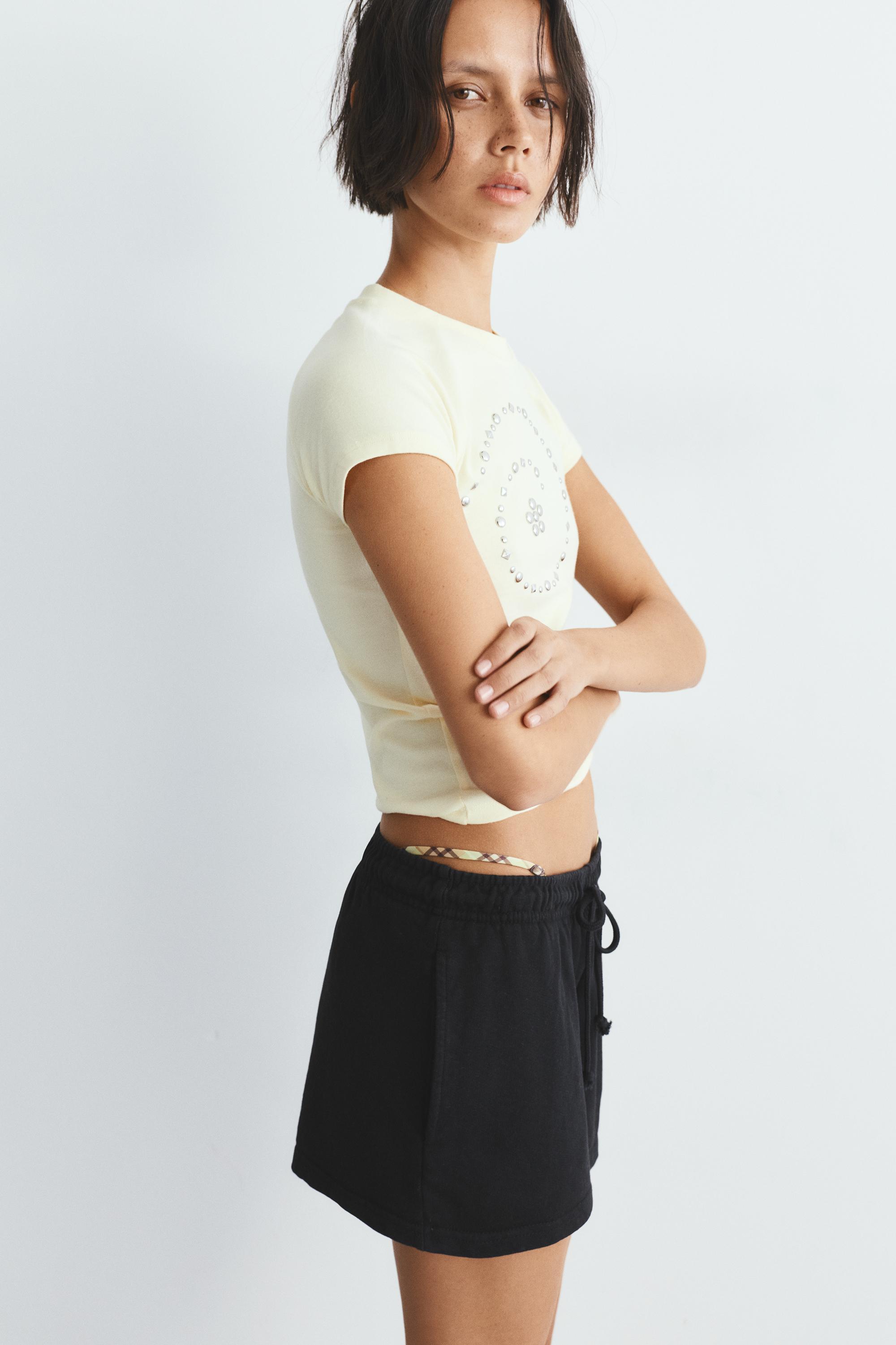 Sports shorts with elastic waist — Black