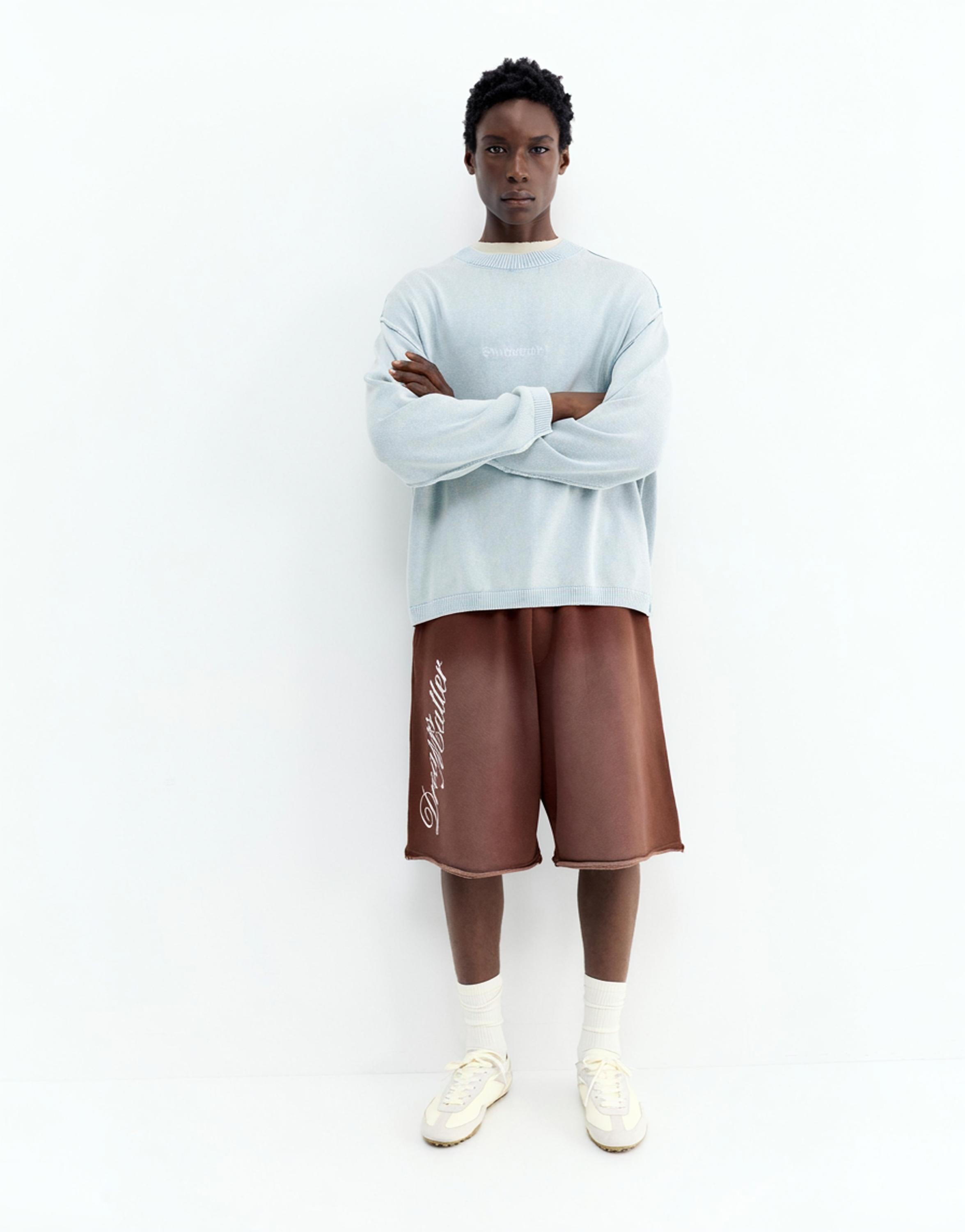 Graphic skater Bermuda sweatshorts — Brown
