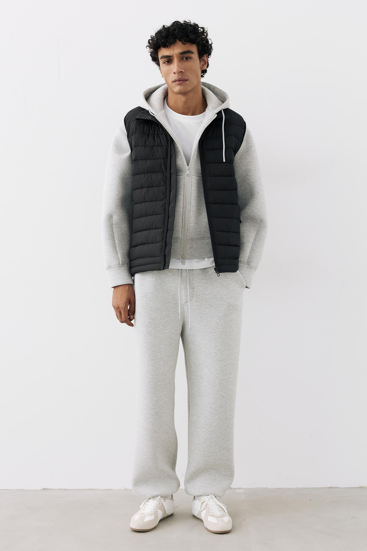 Quilted gilet — Black