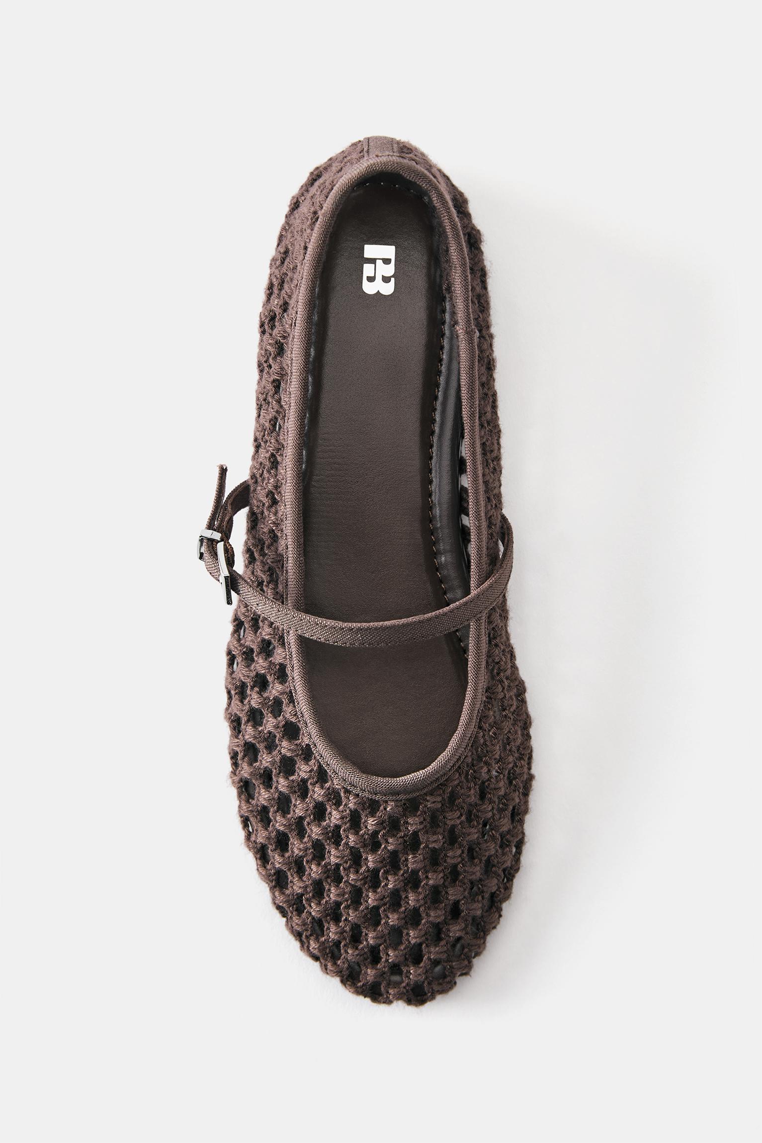 Crochet ballerina shoes — Brown