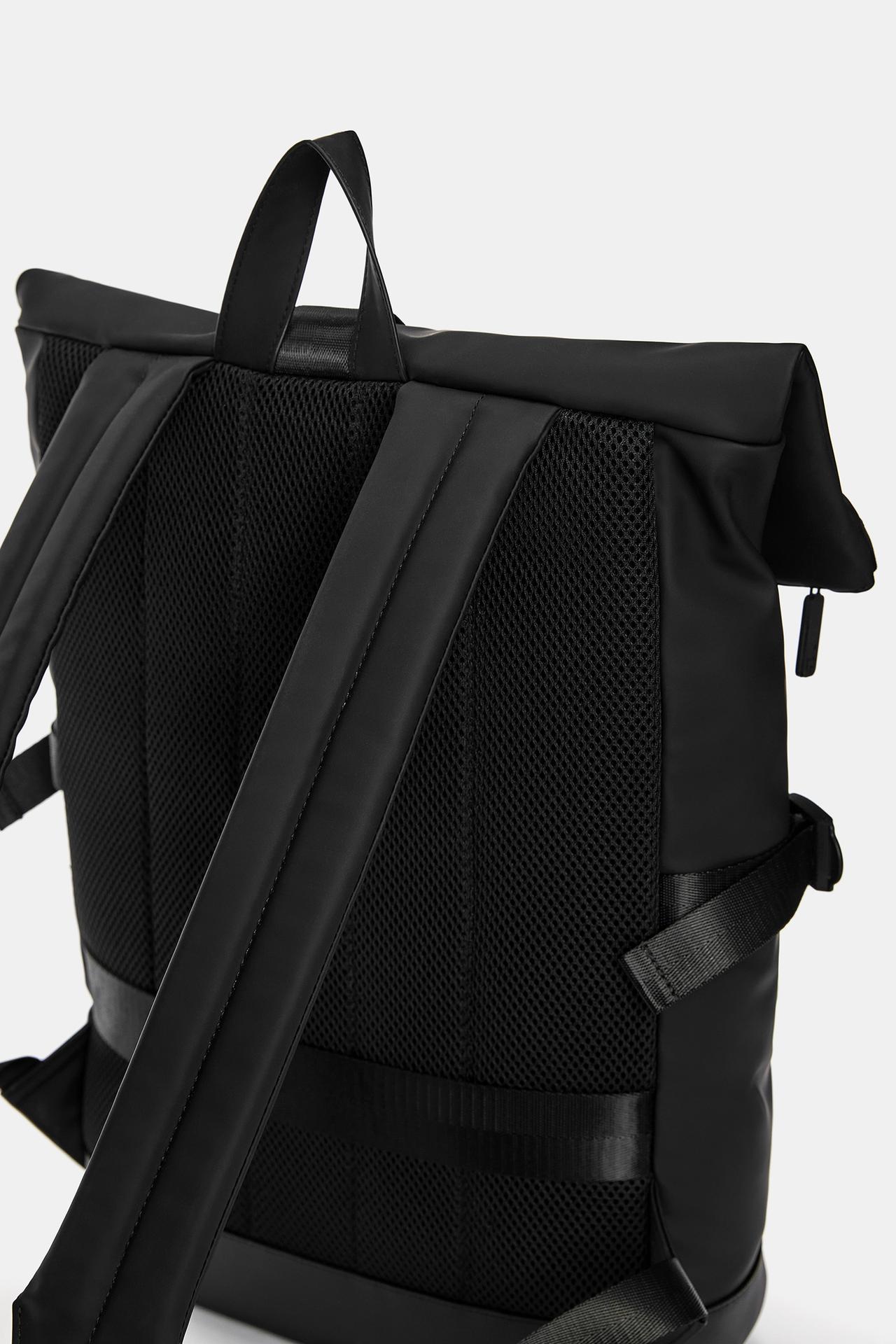 Rubberised flap backpack — Black