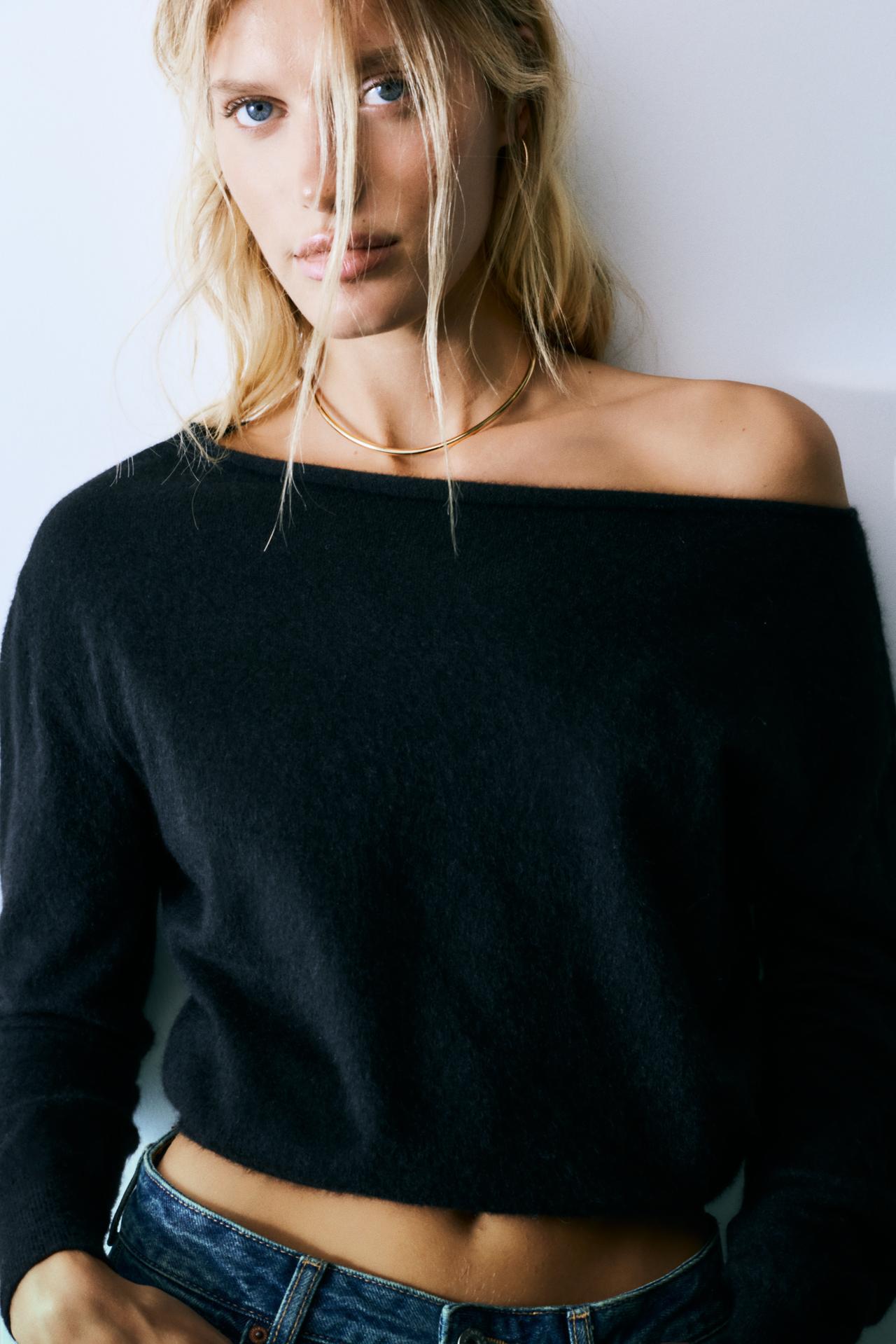 Metallic choker necklace — Gold