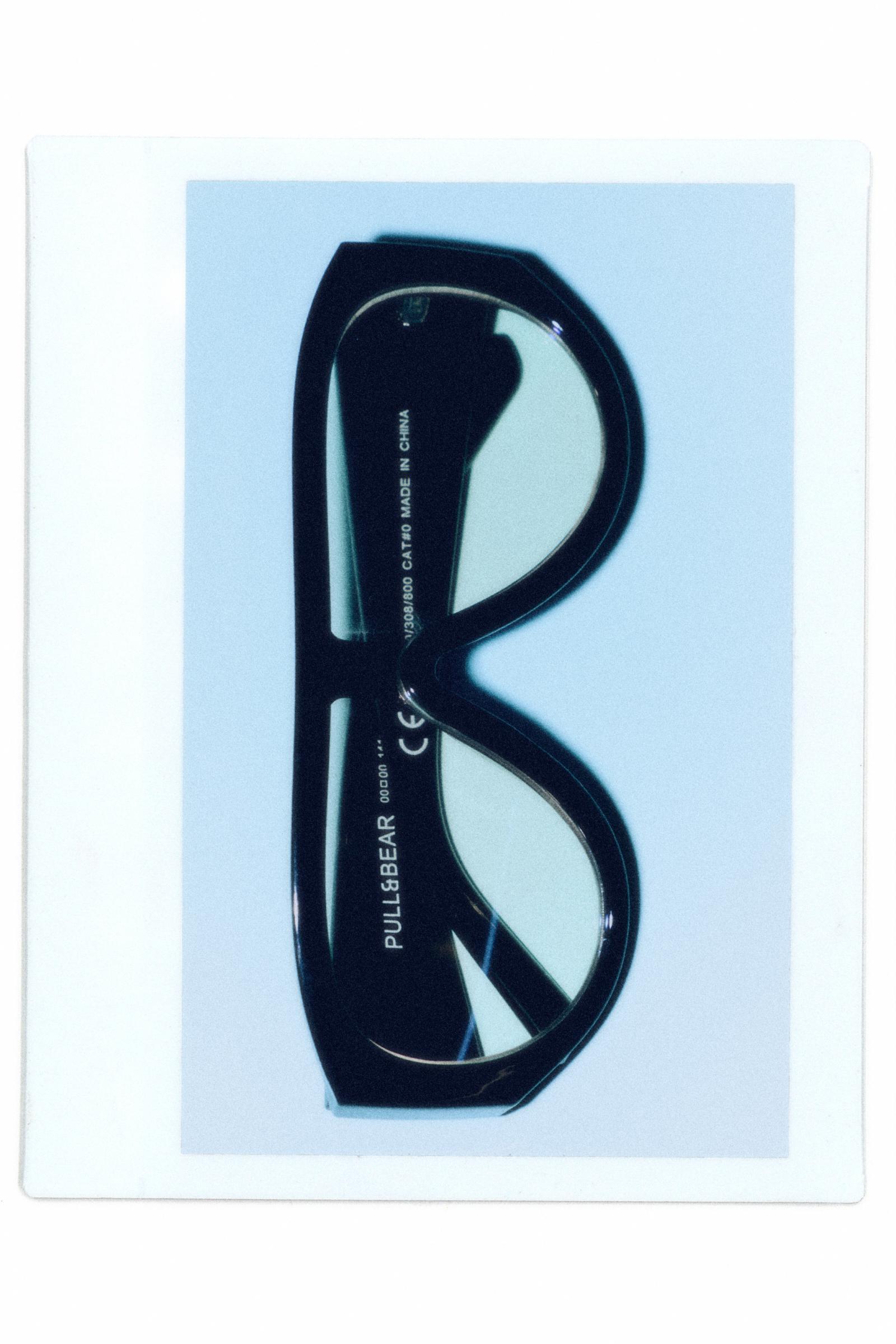 Resin aviator sunglasses — Black