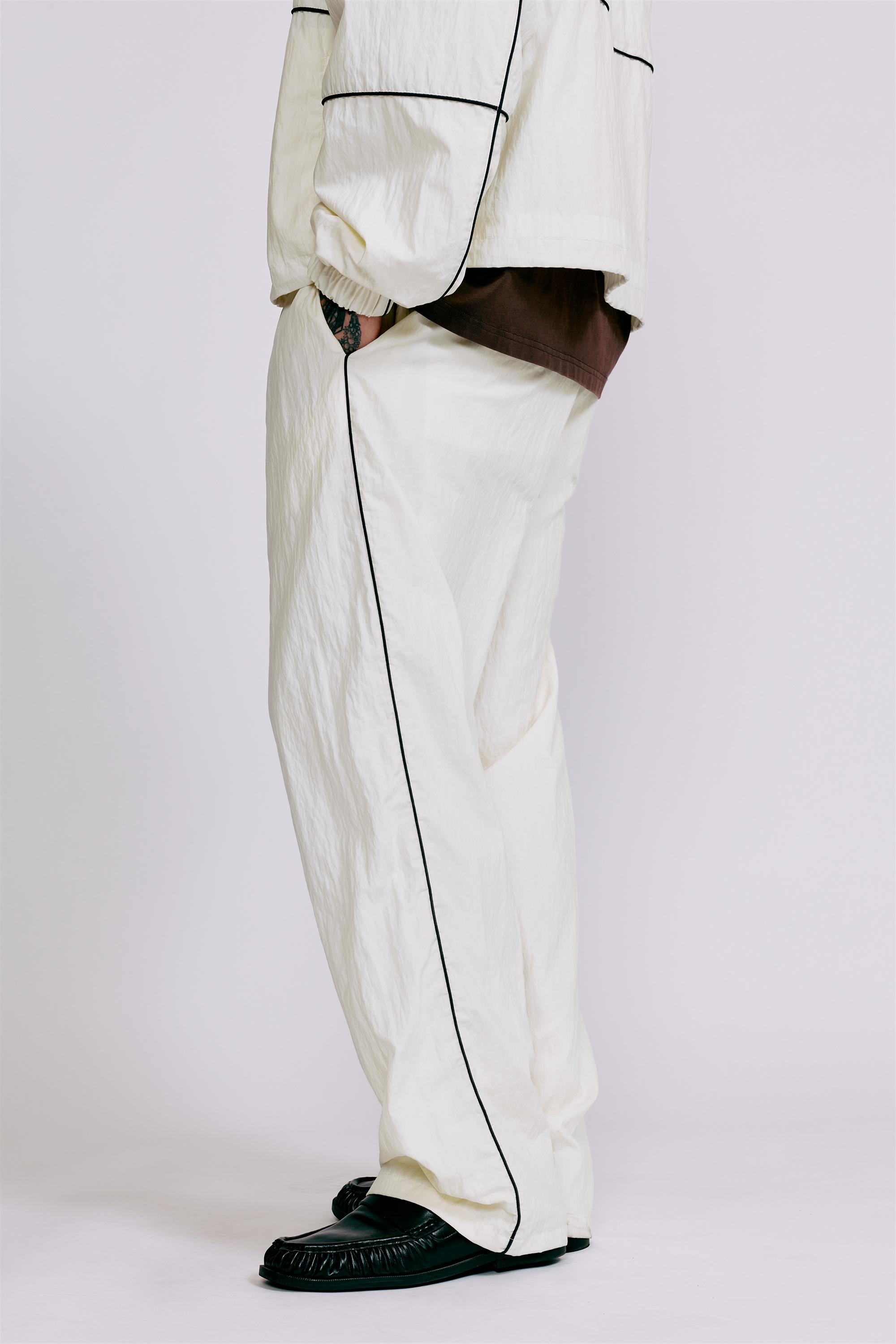 Lightweight contrast stitch joggers — Off white