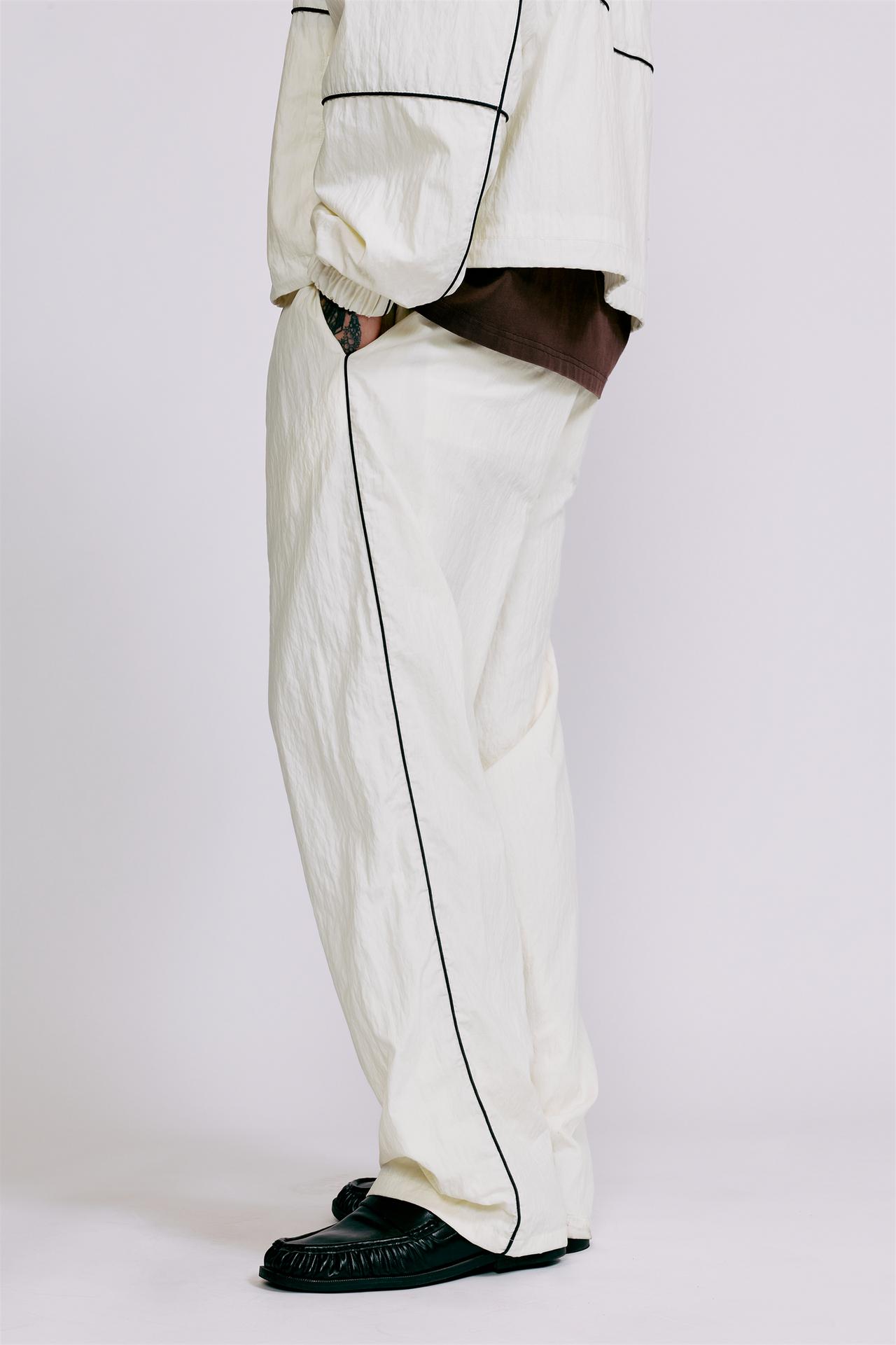 Lightweight contrast stitch joggers — Off white