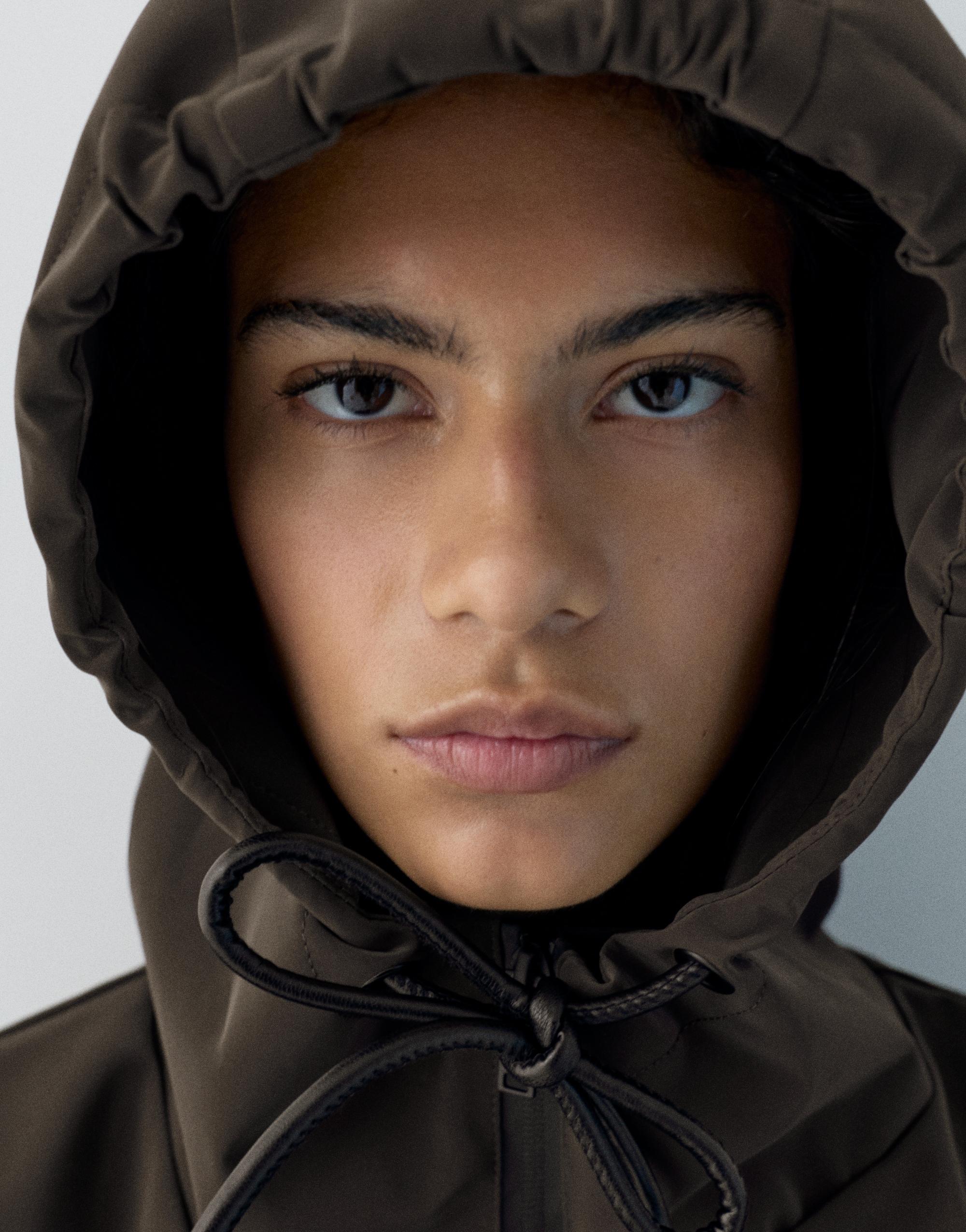 Kısa kapüşonlu yağmurluk - Görsel 12