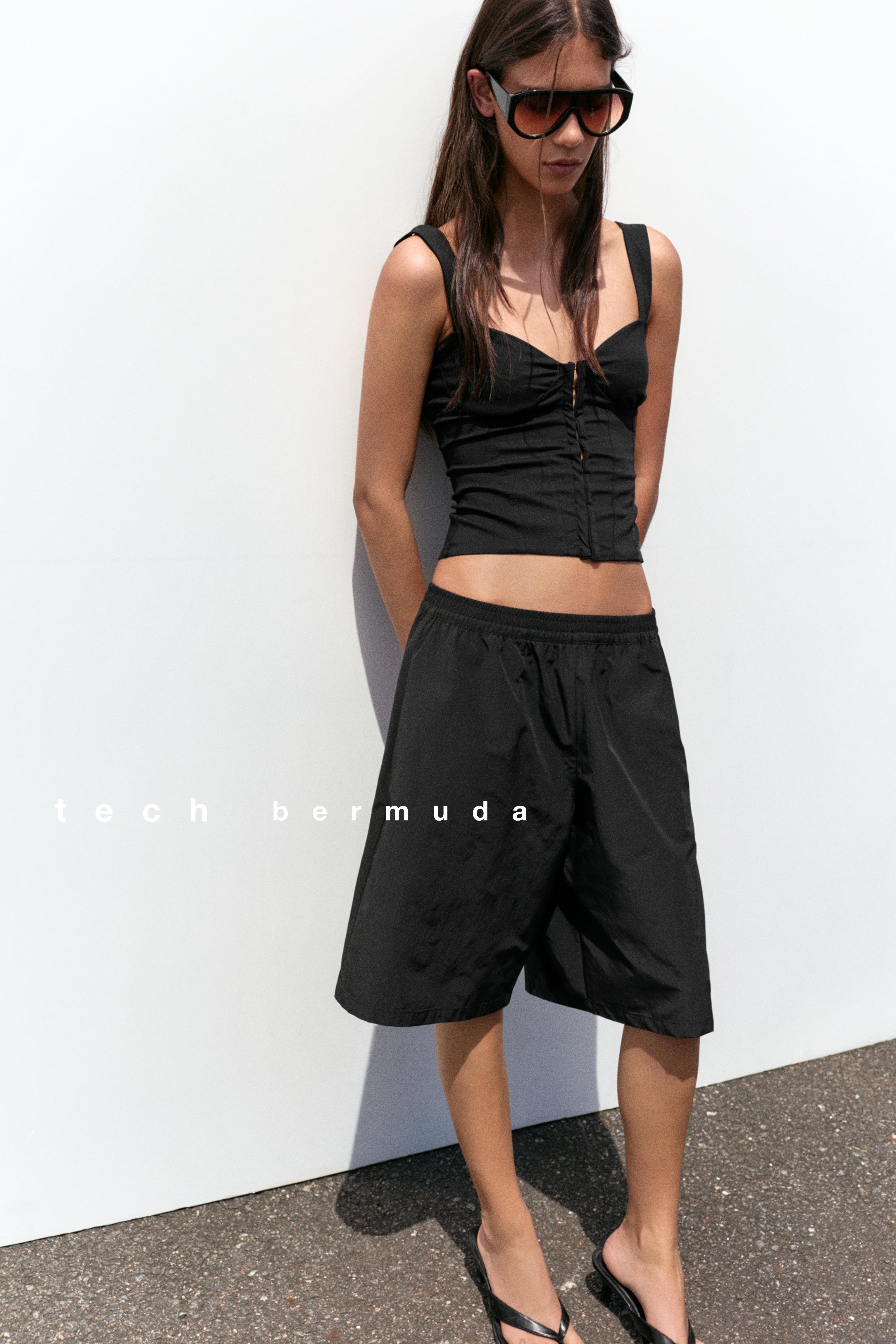 Black Bermuda shorts with elasticated waistband — Black