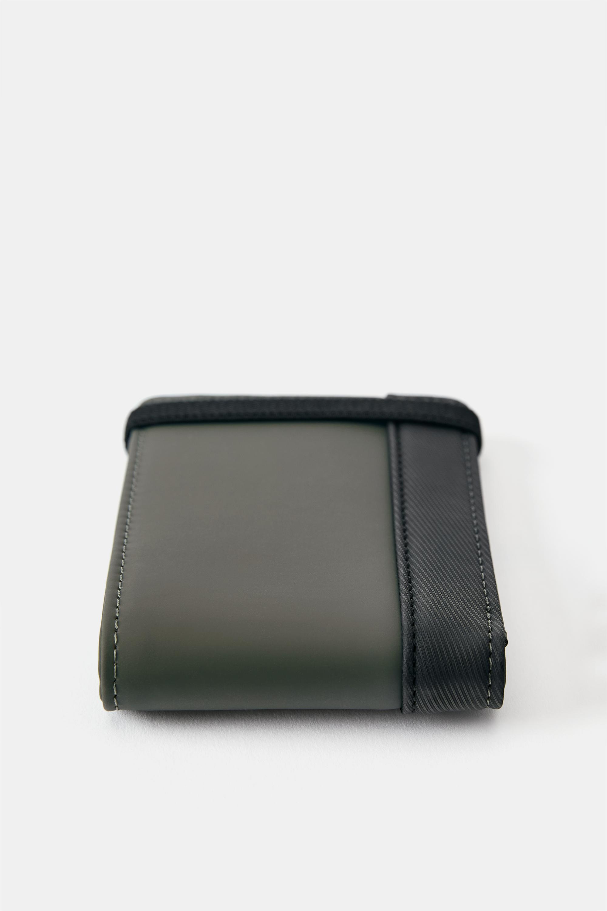 Rubberised purse — Khaki