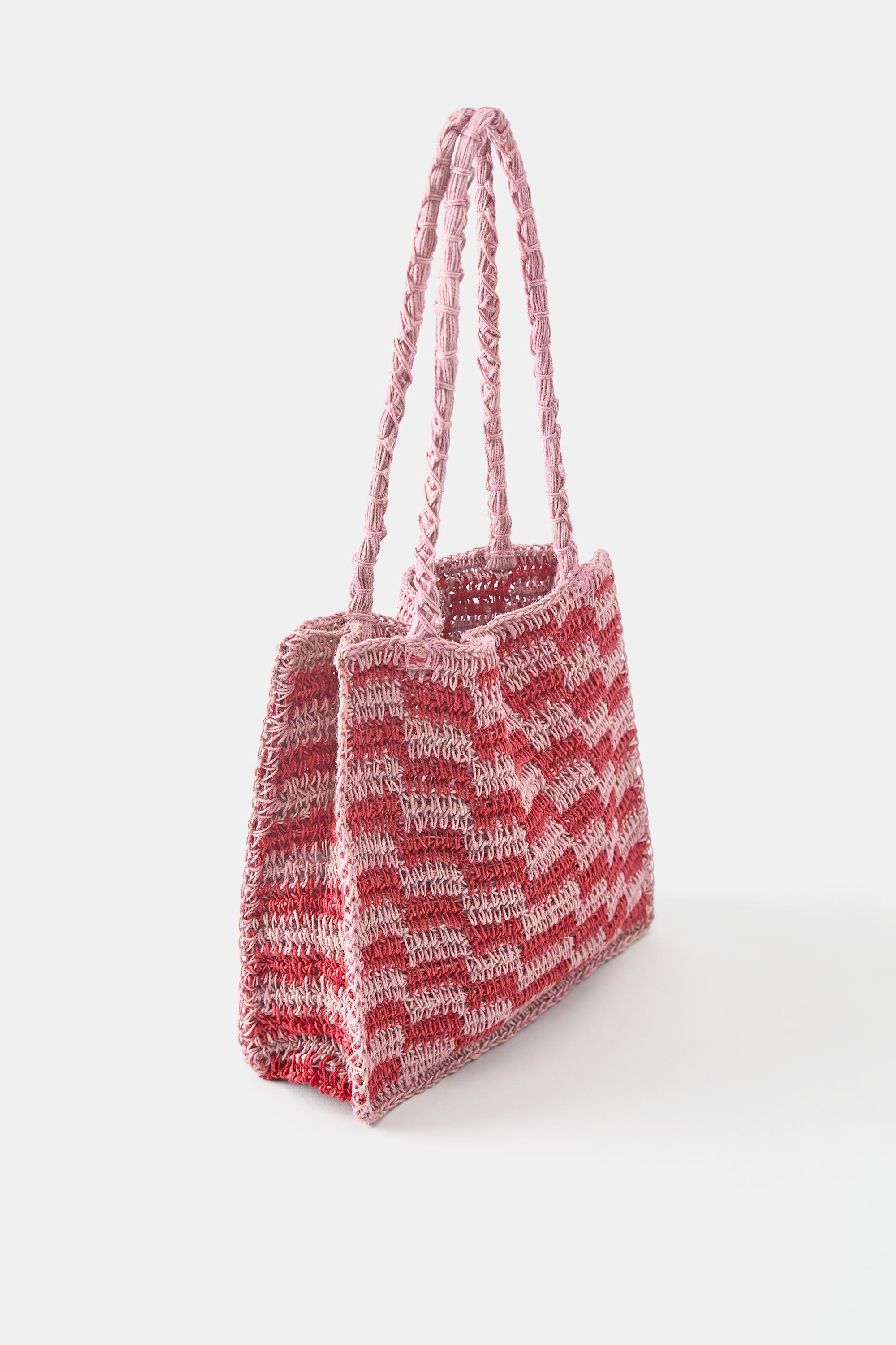 Crochet shoulder bag — Pink