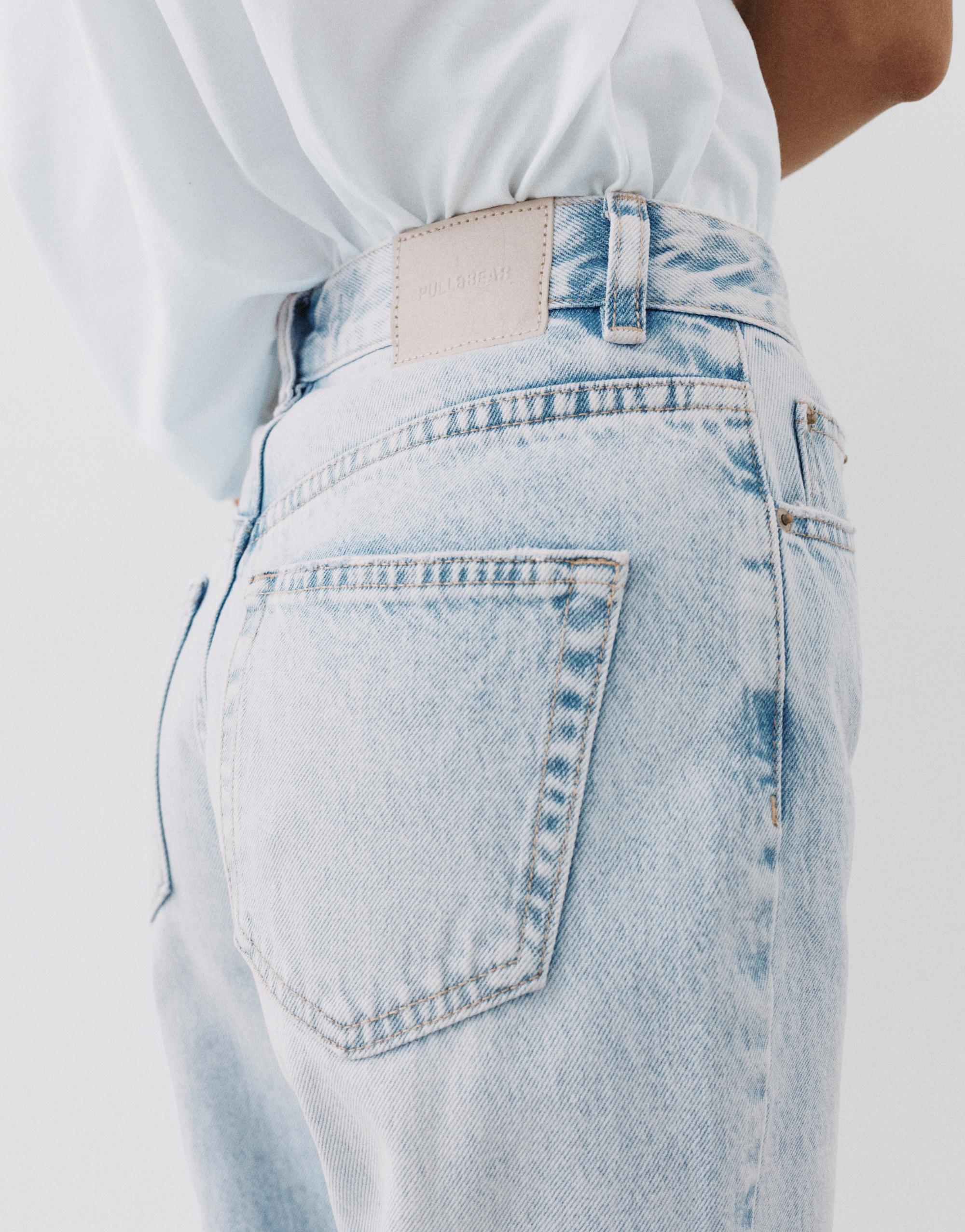 High-waist mom jeans — Pale sky blue