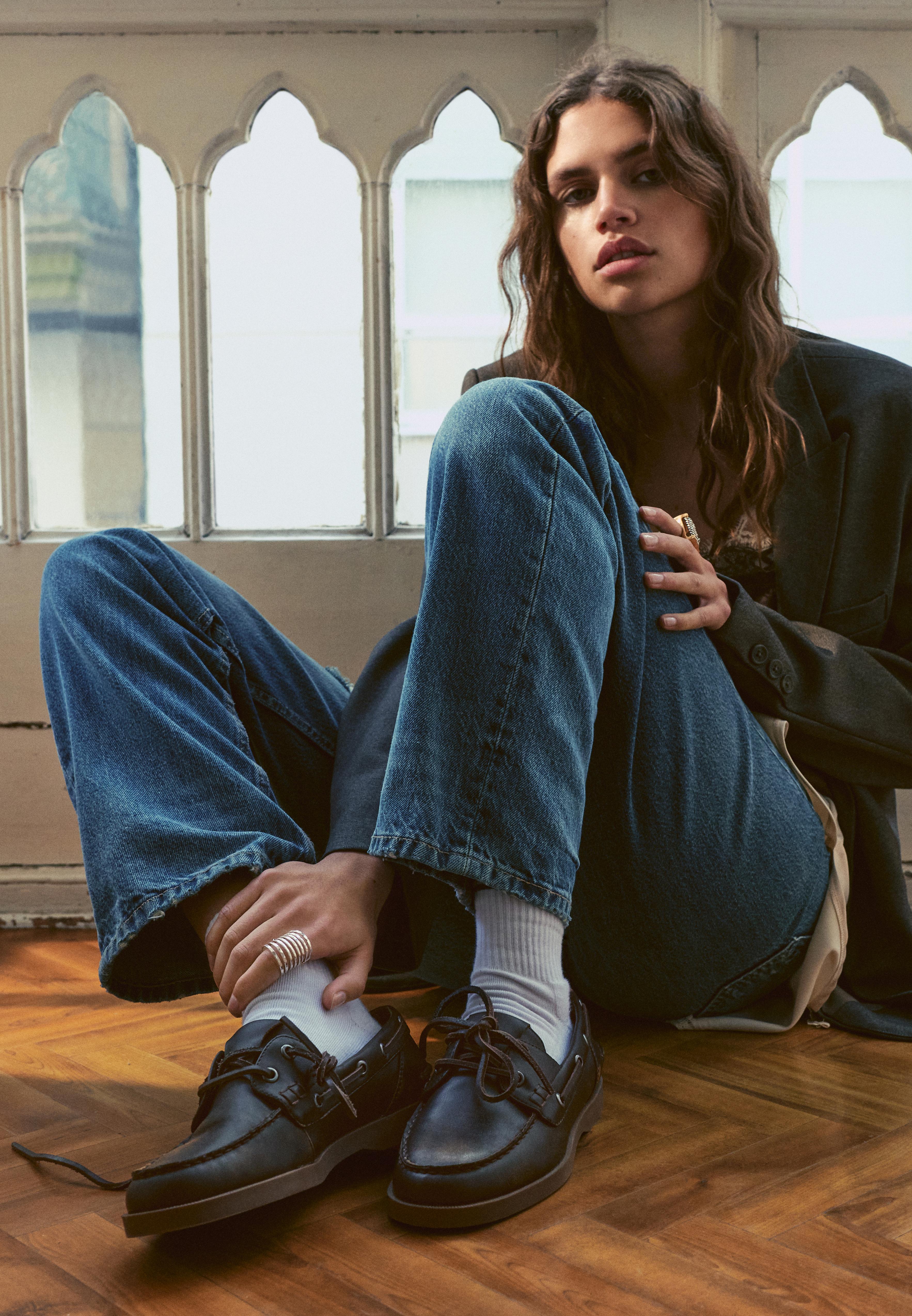 Distressed lace-up shoes — Brown