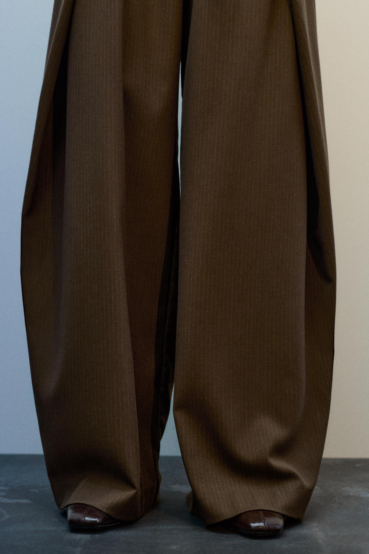 Darted smart trousers with buckles — Brown