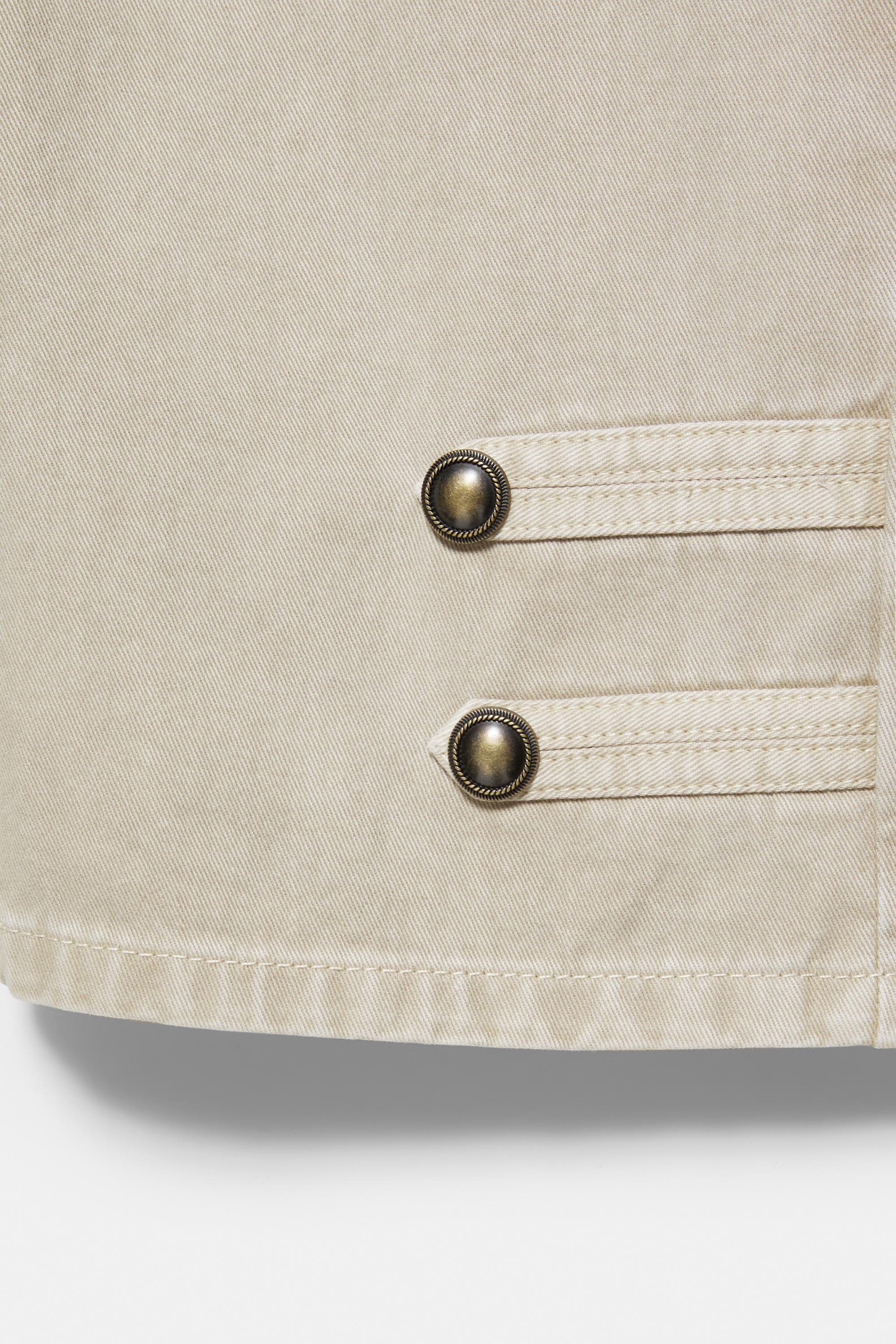 Capris with buttons and toggles — Khaki