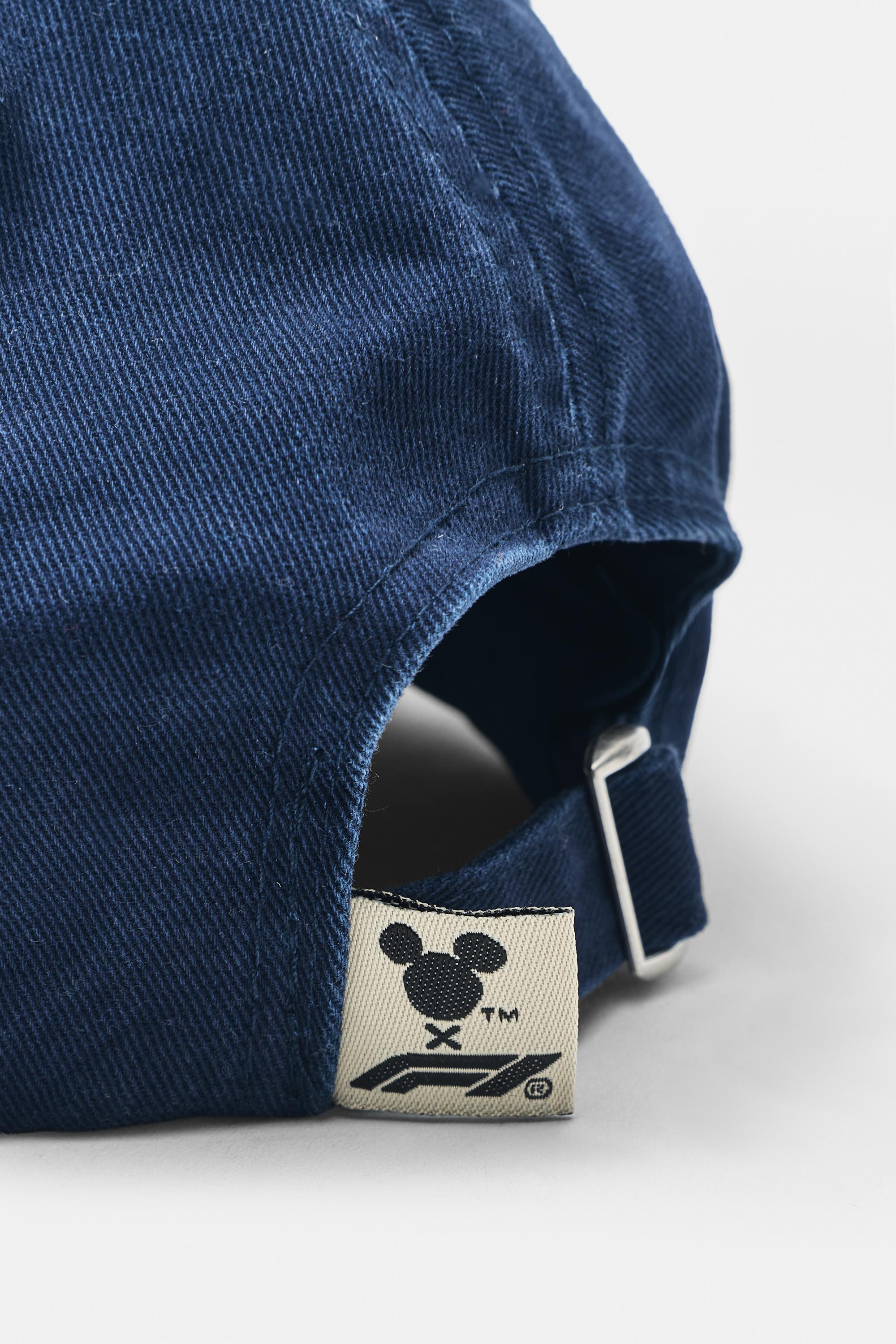 Pull&Bear Disney x F1 grafikli şapka görsel 2