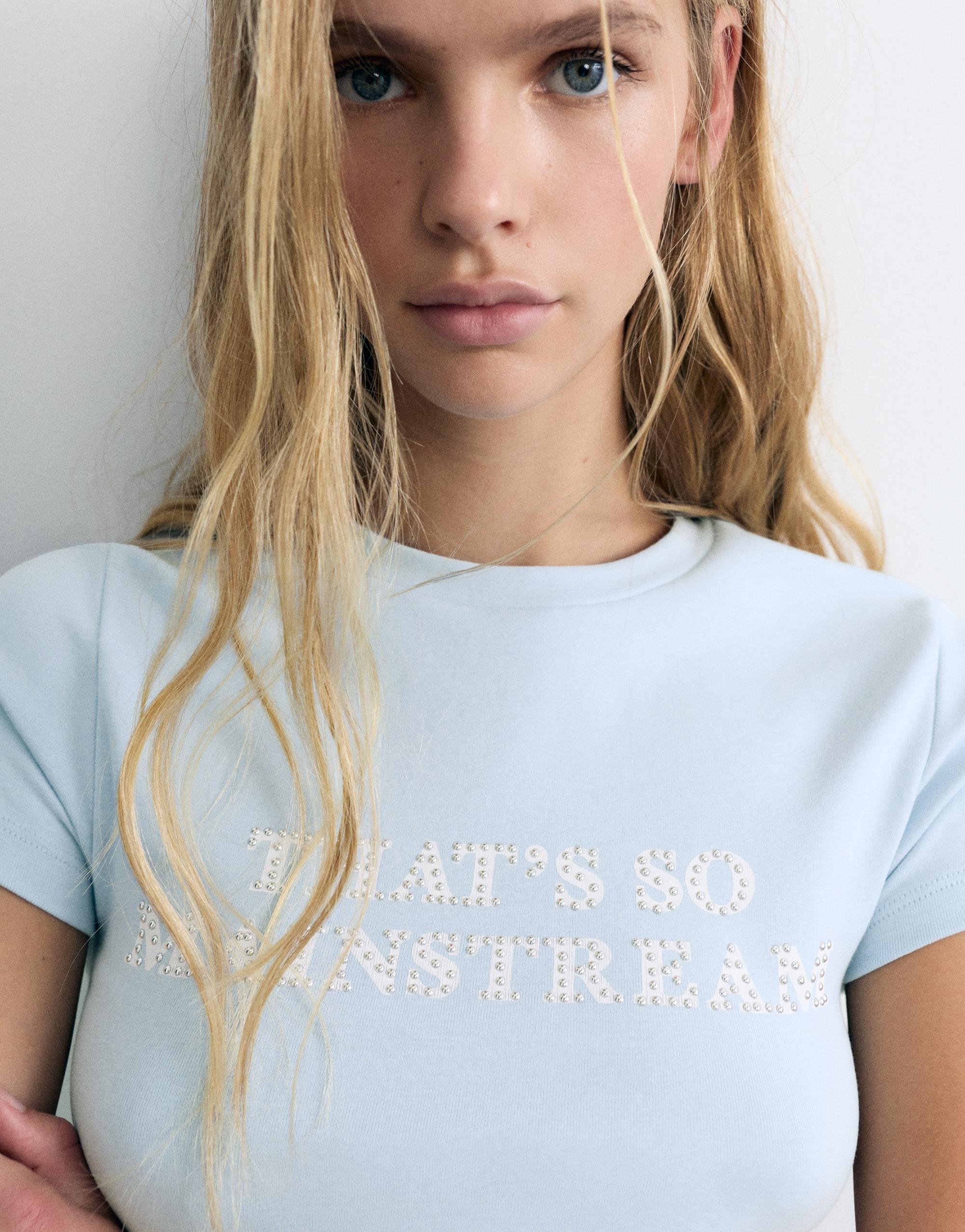 Studded slogan T-shirt — Pale blue