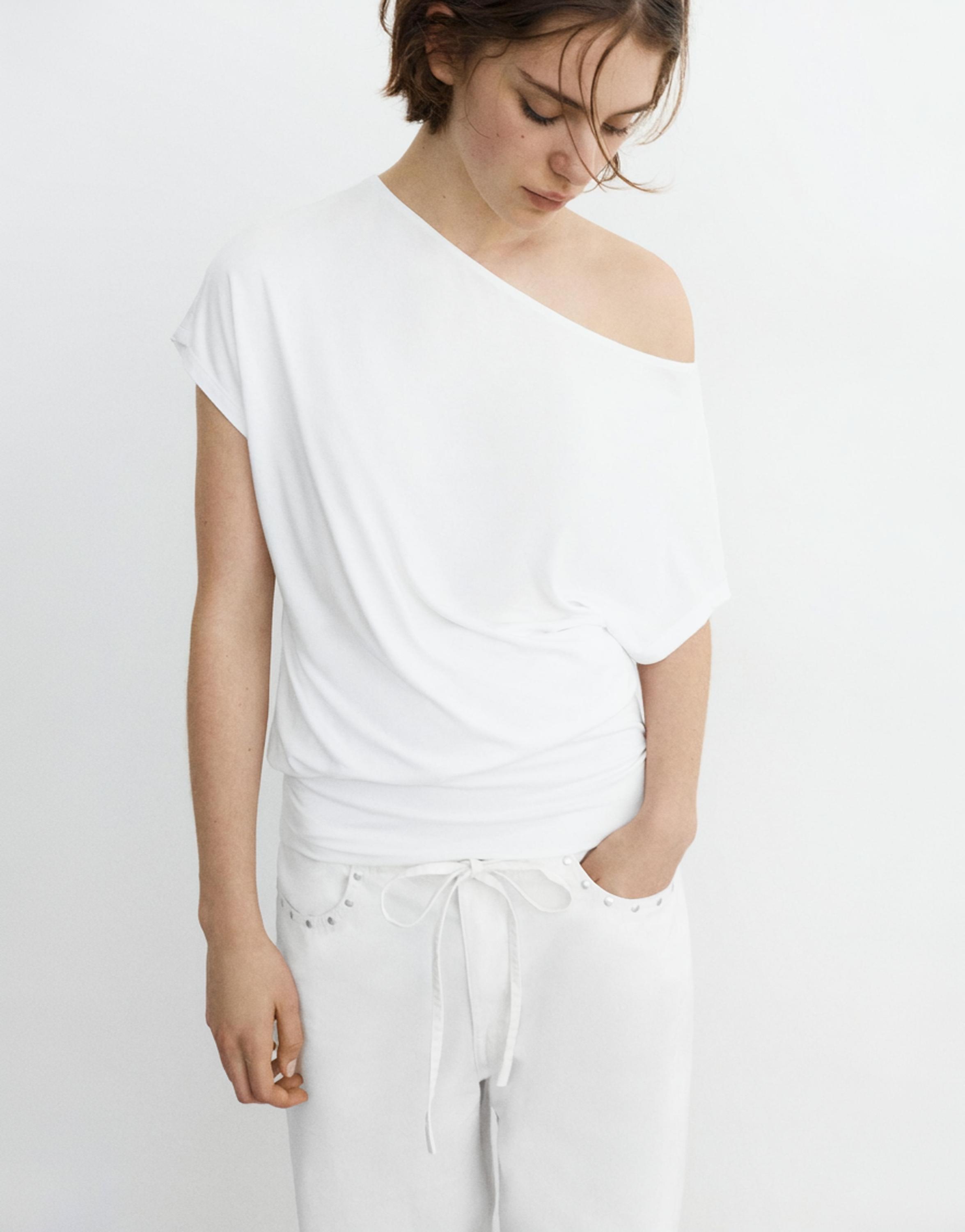 Short asymmetric dress — White