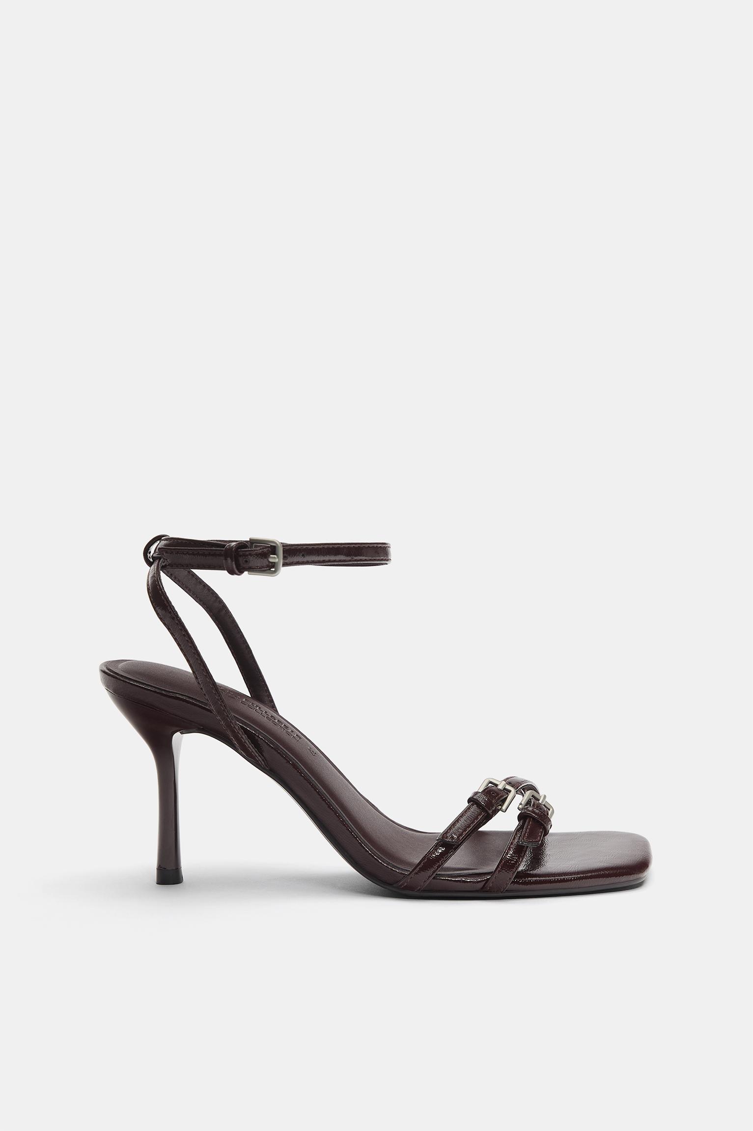 Heeled buckle sandals — Brown