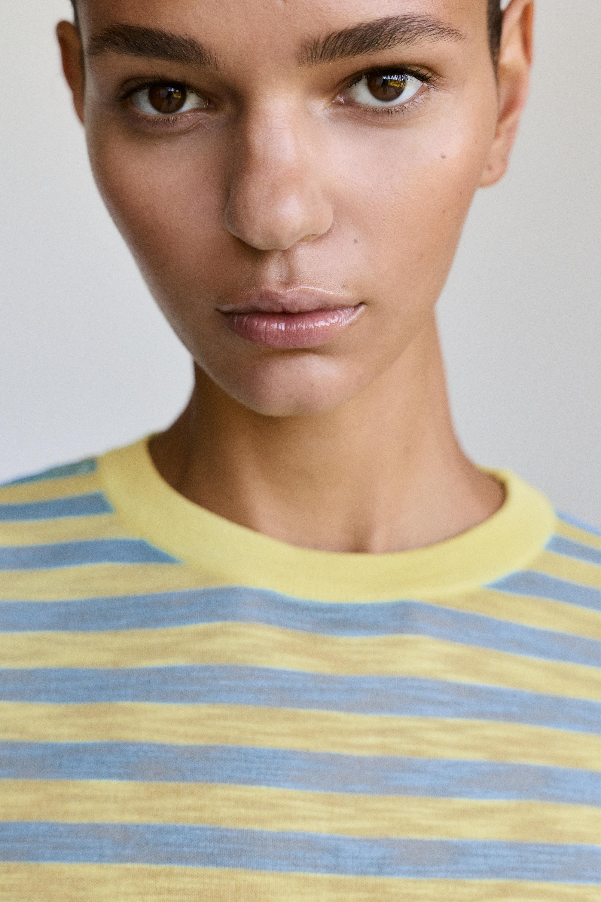 Striped knit T-shirt — Yellow