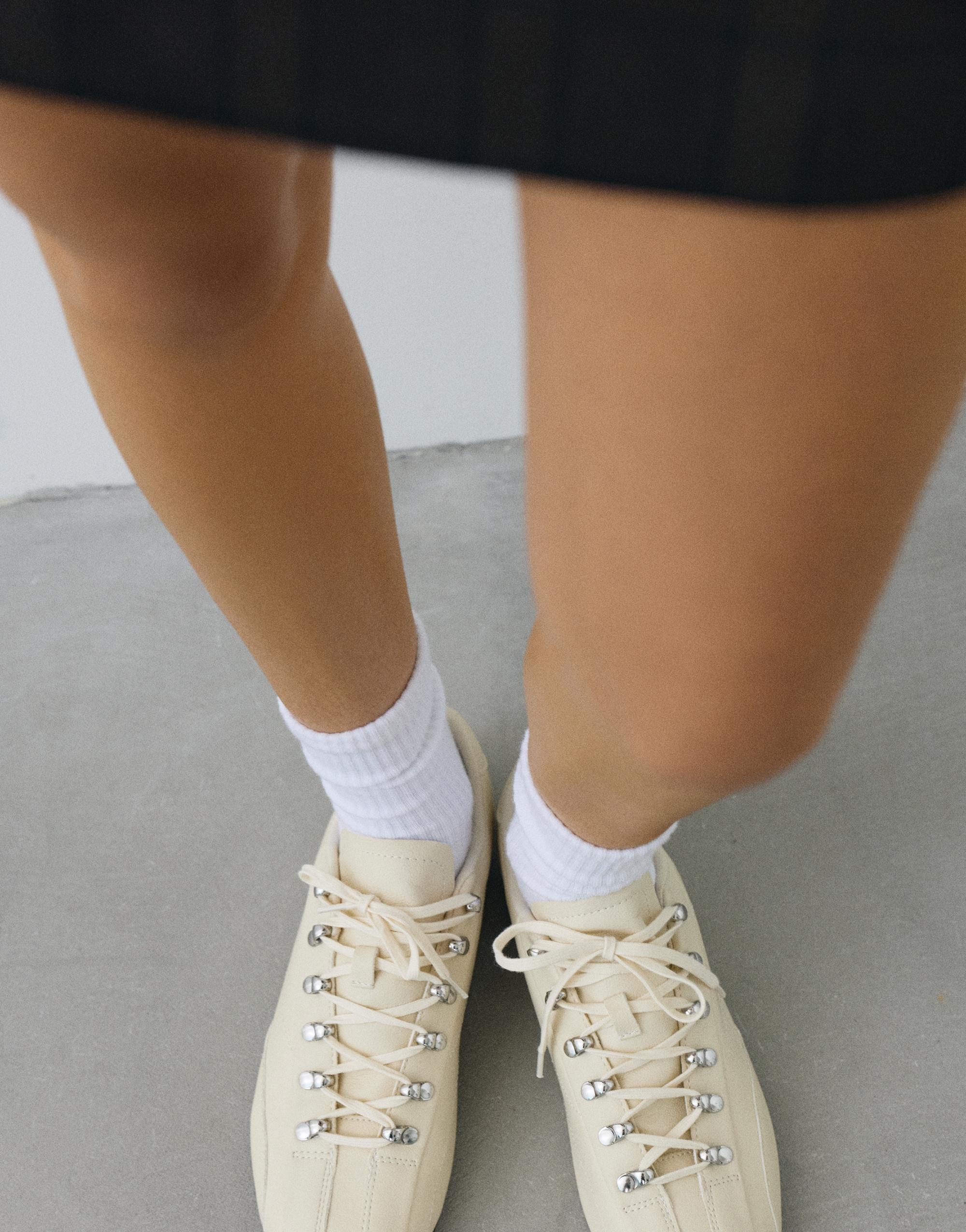Bowling trainers — Ecru