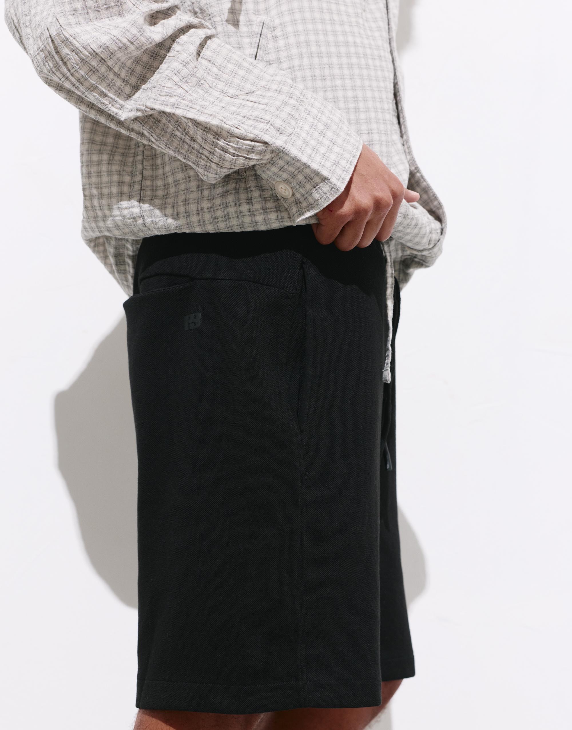 Piqué jogger Bermuda shorts — Black