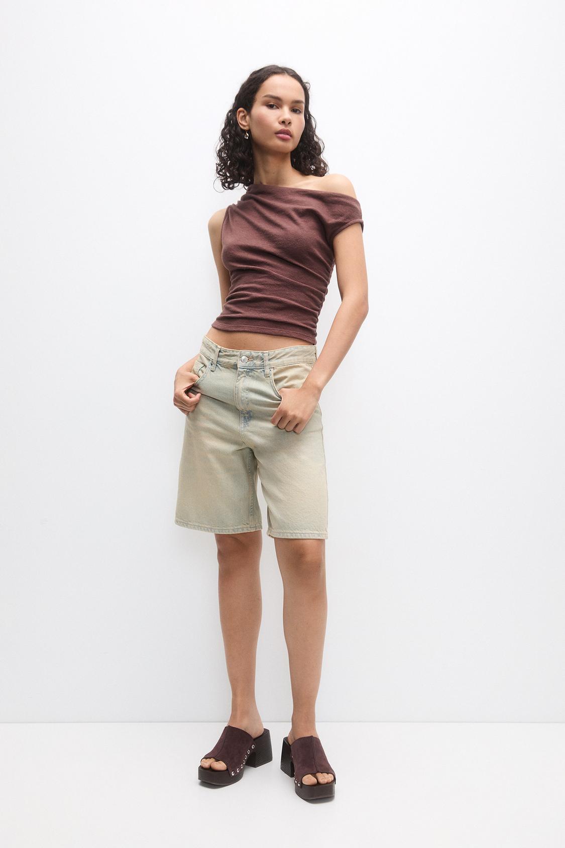 Asymmetric rustic top - pull&bear