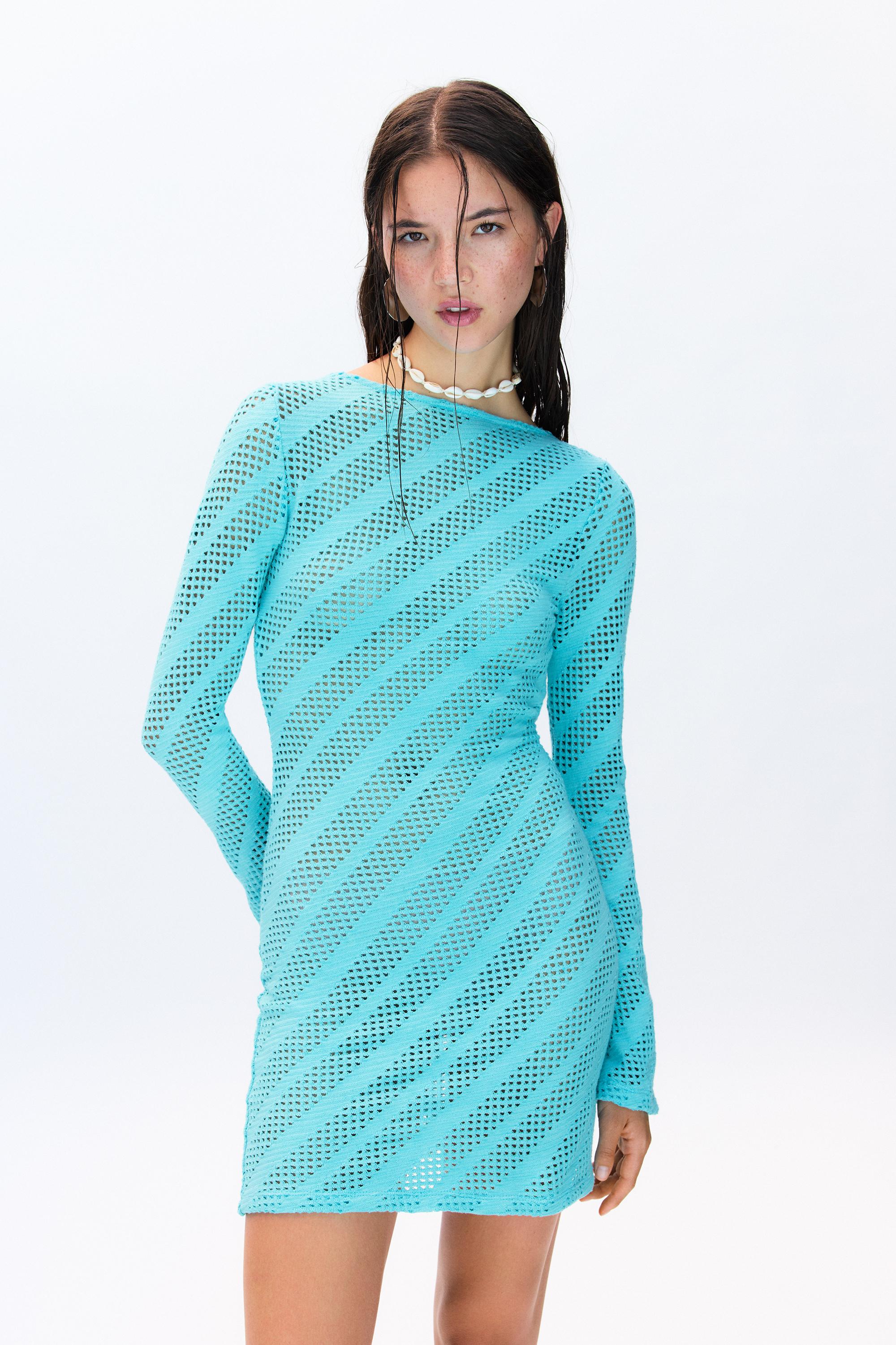 Kurzes Kleid Aus Lockerem Strickmuster