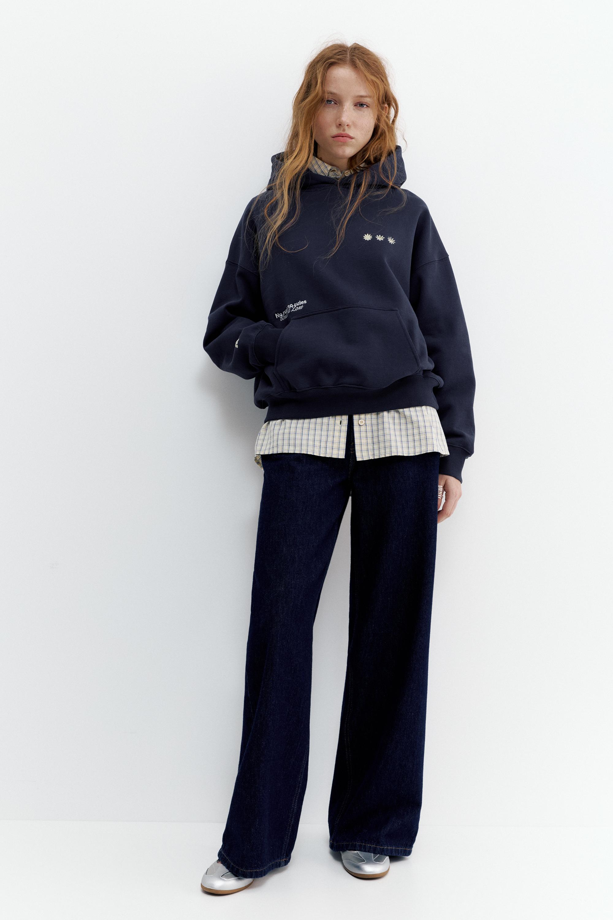 Hoodie with embroidered graphic — Ink blue