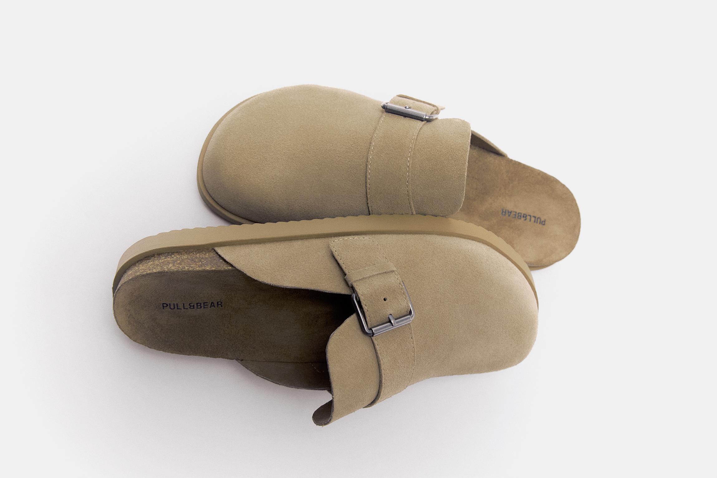 Leather buckle clogs — Ecru