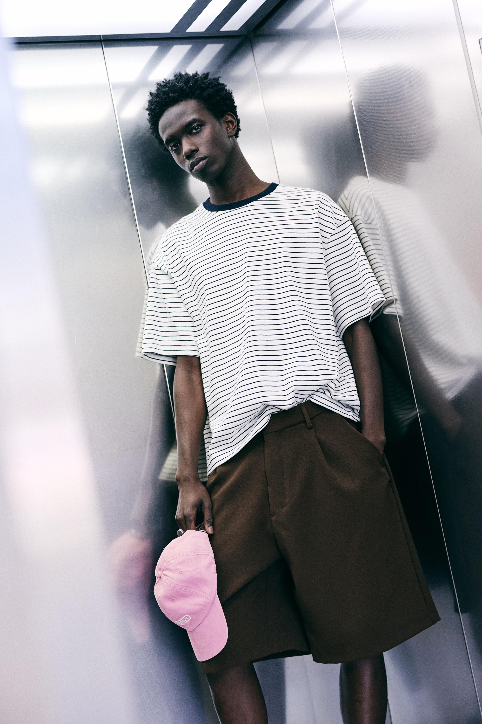 Smart Bermuda shorts with pleats — Chocolate