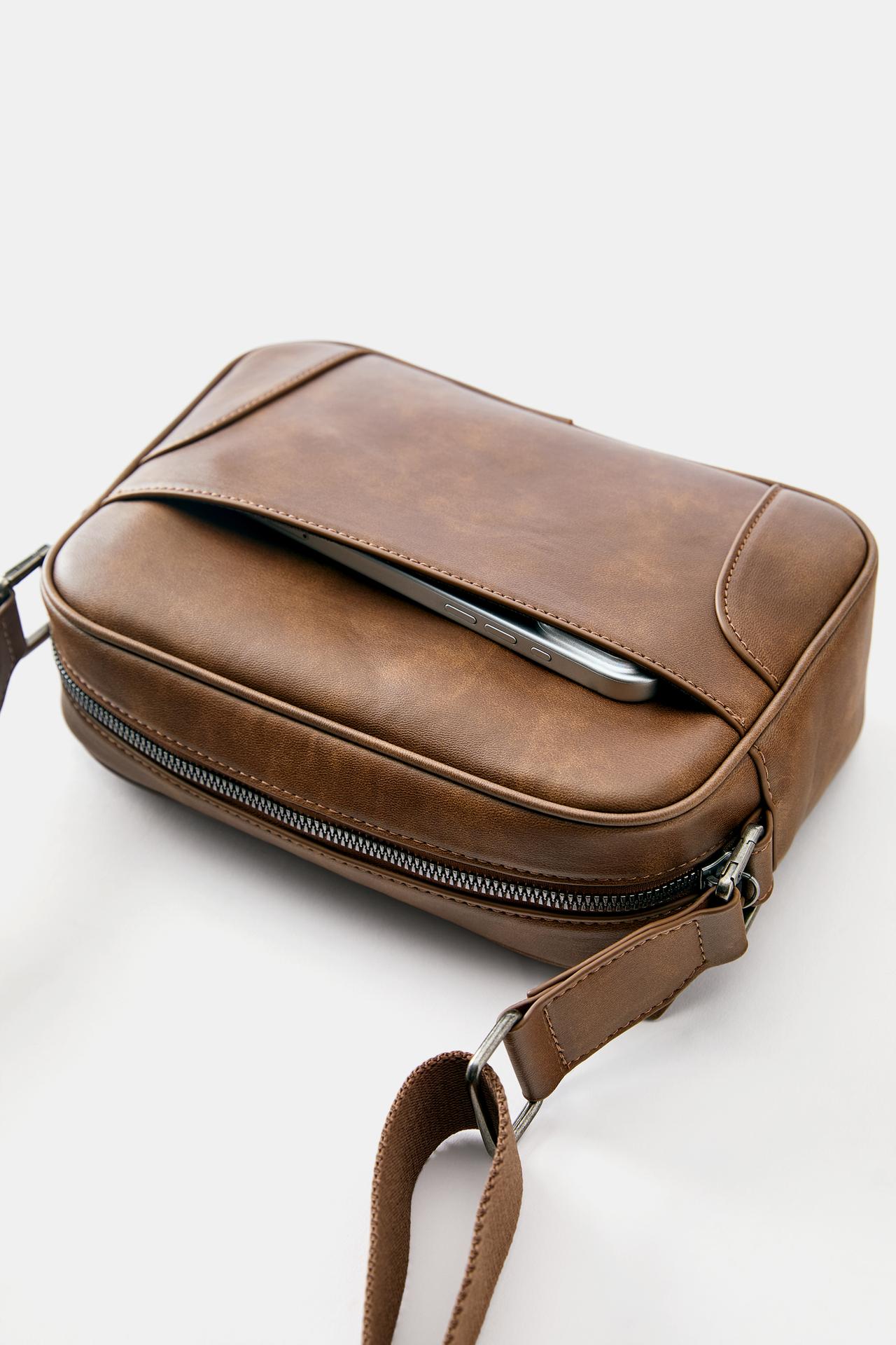 Distressed crossbody bag — Brown
