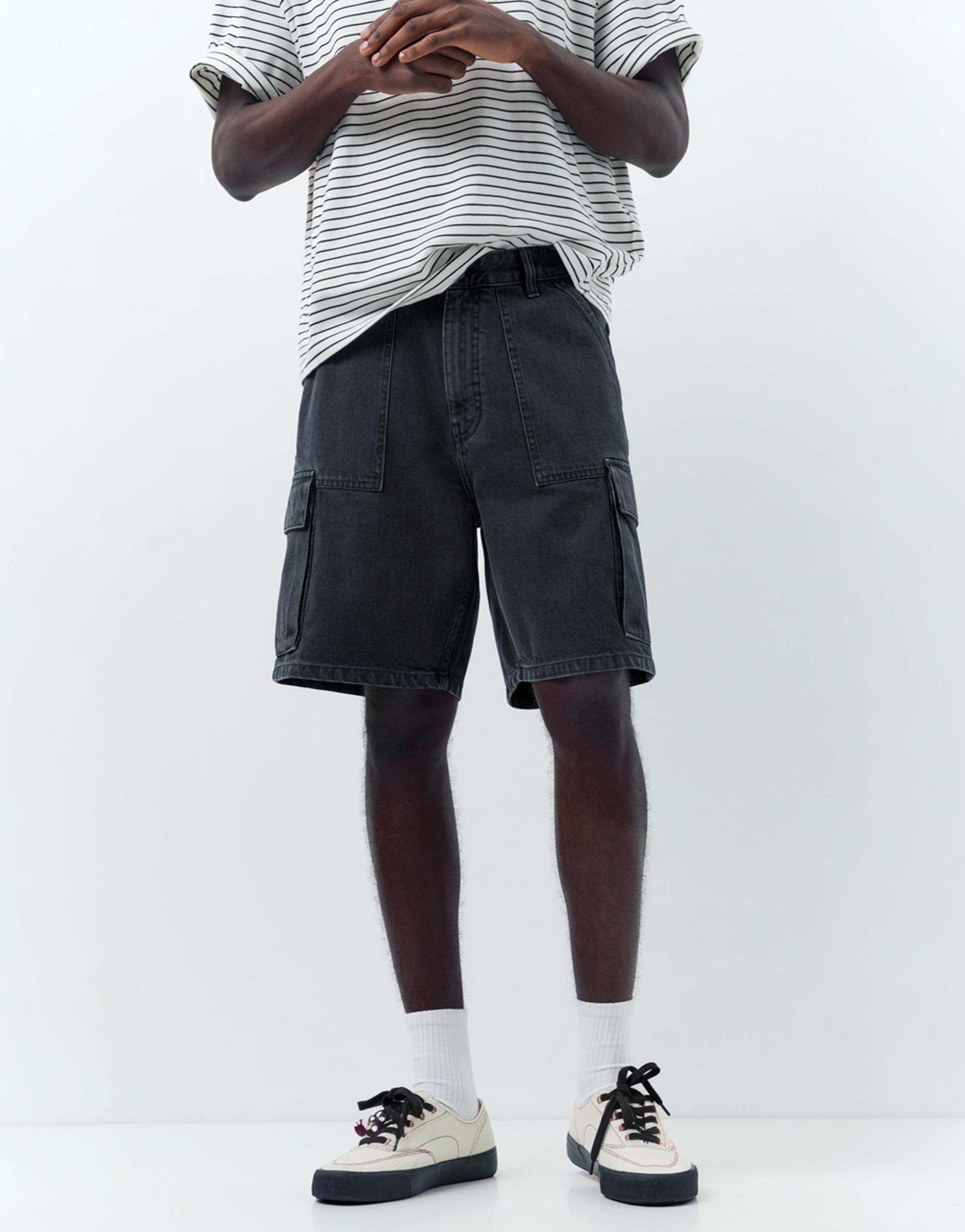 Baggy cargo Bermuda shorts — Faded black