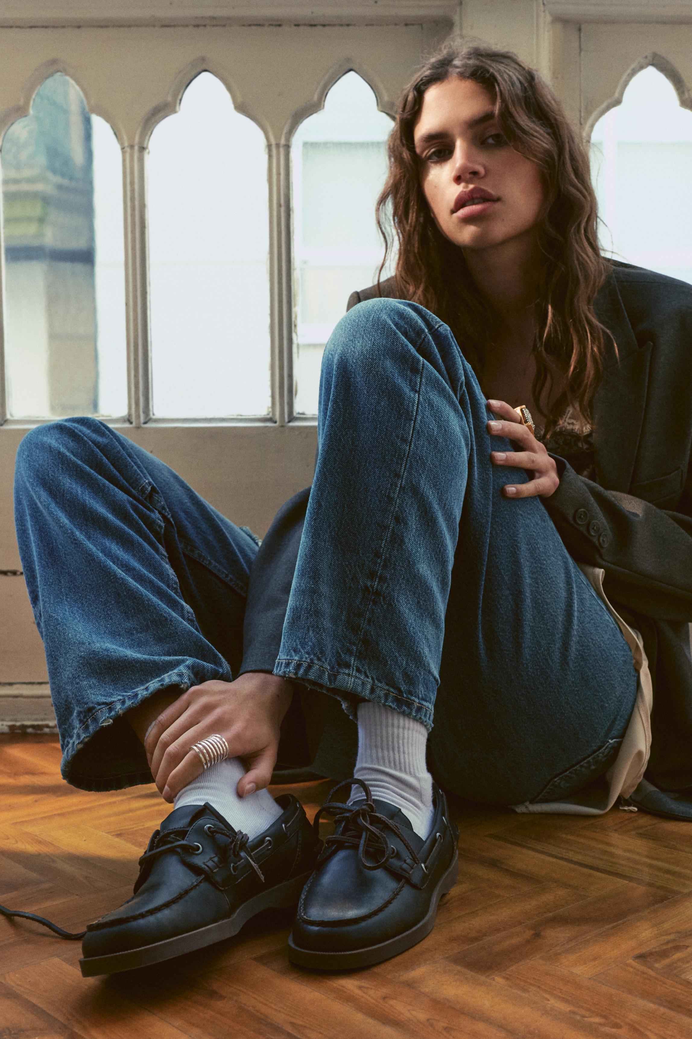 Distressed lace-up shoes — Brown