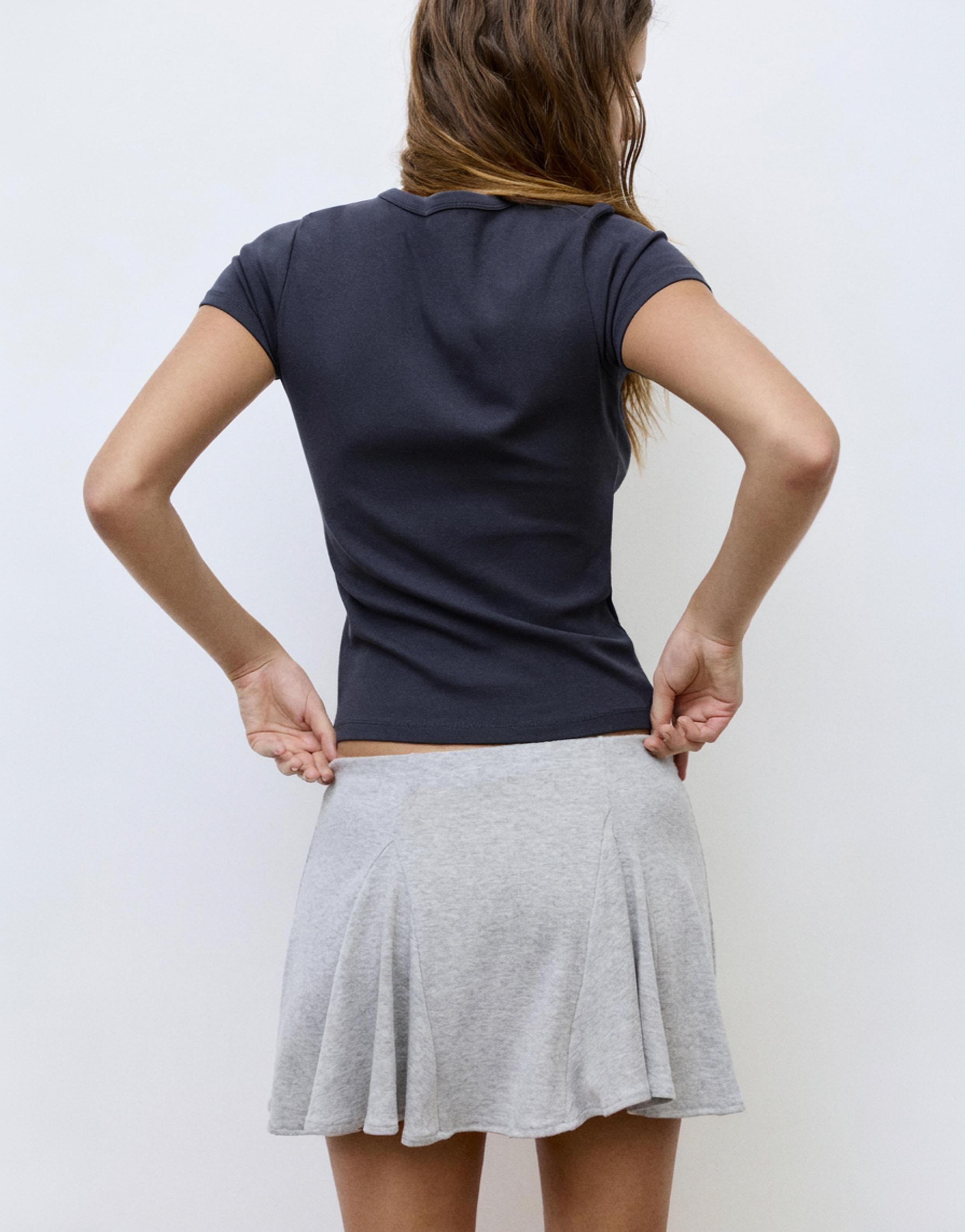 Kısa kollu dar kesim t-shirt - Görsel 69