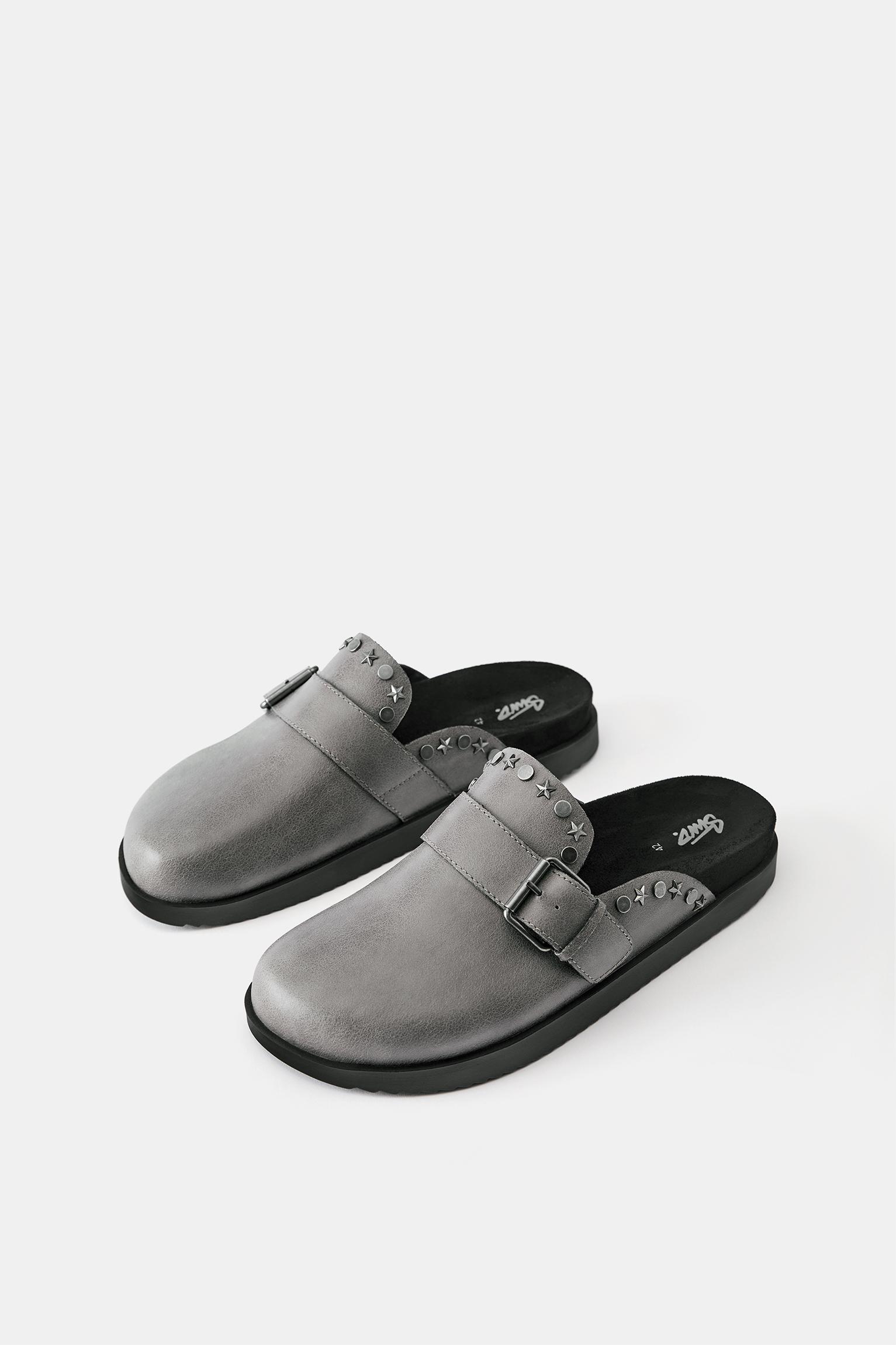 Studded clogs — Grey