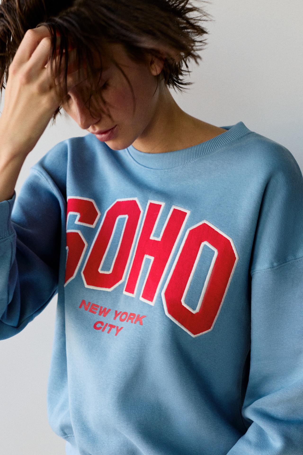 Graphic round neck sweatshirt — Medium blue