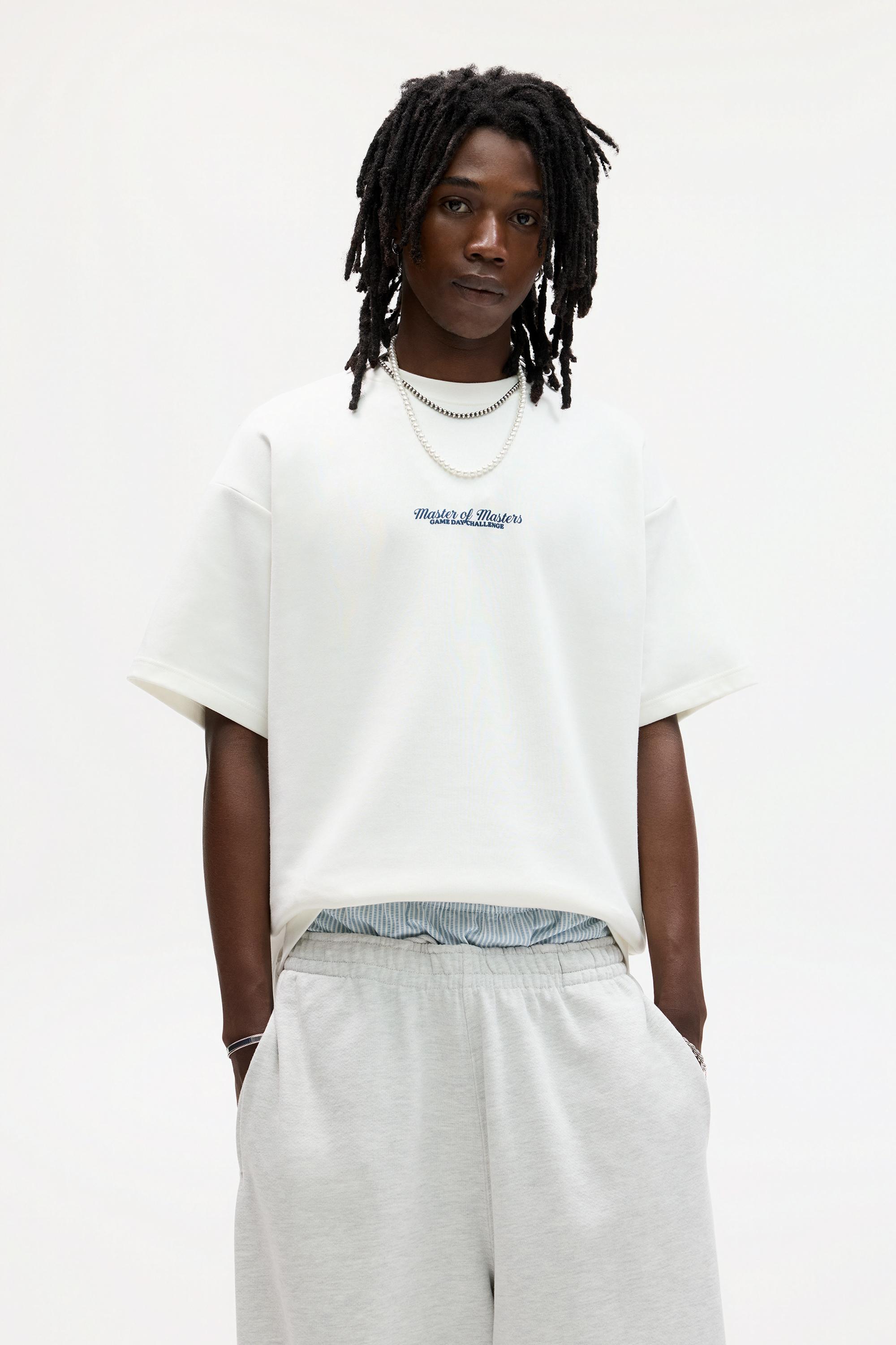 Sweatshirt Mit Kurzen Ärmeln Und Stickereien