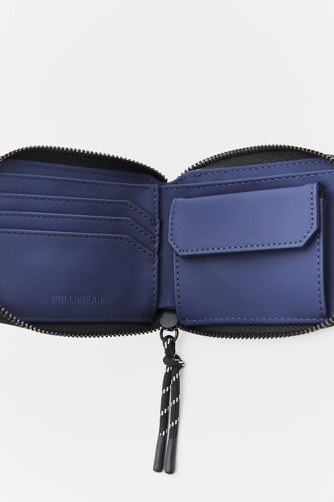 Rubberized wallet with zipper - pull&bear 
