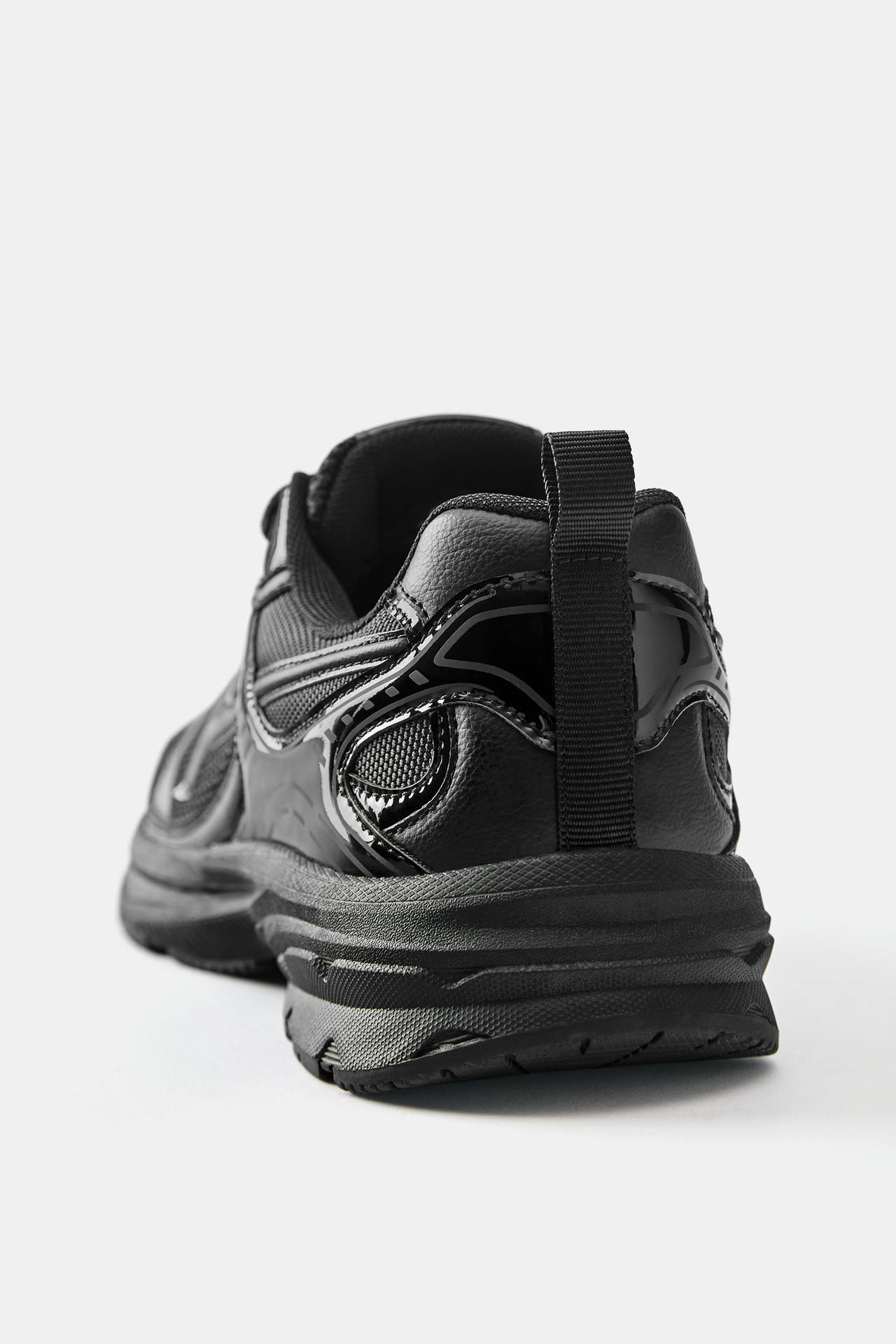 Multi-piece trainers — Black