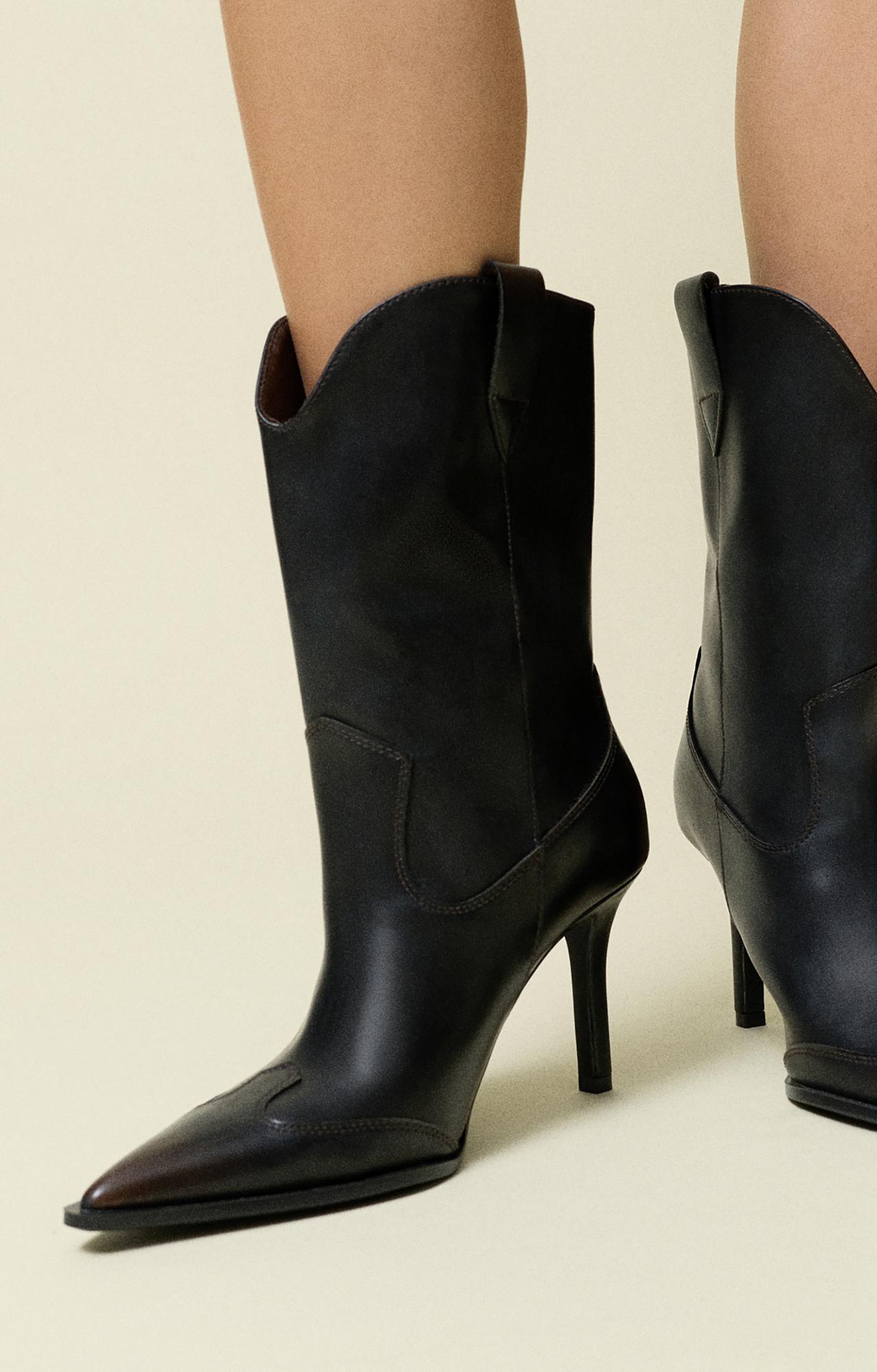 Cowboy heel ankle boots — Brown