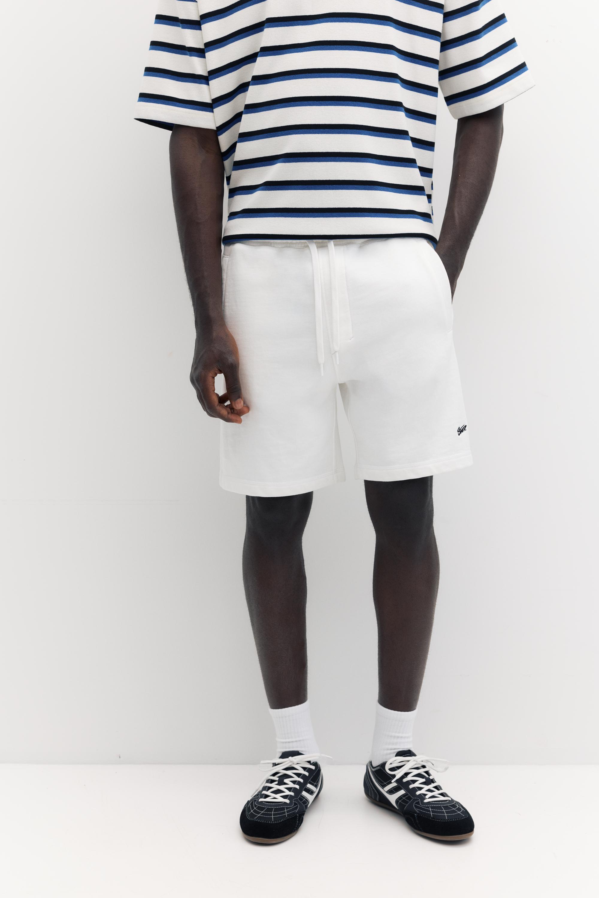 Logolu jogger bermuda şort - Görsel 11