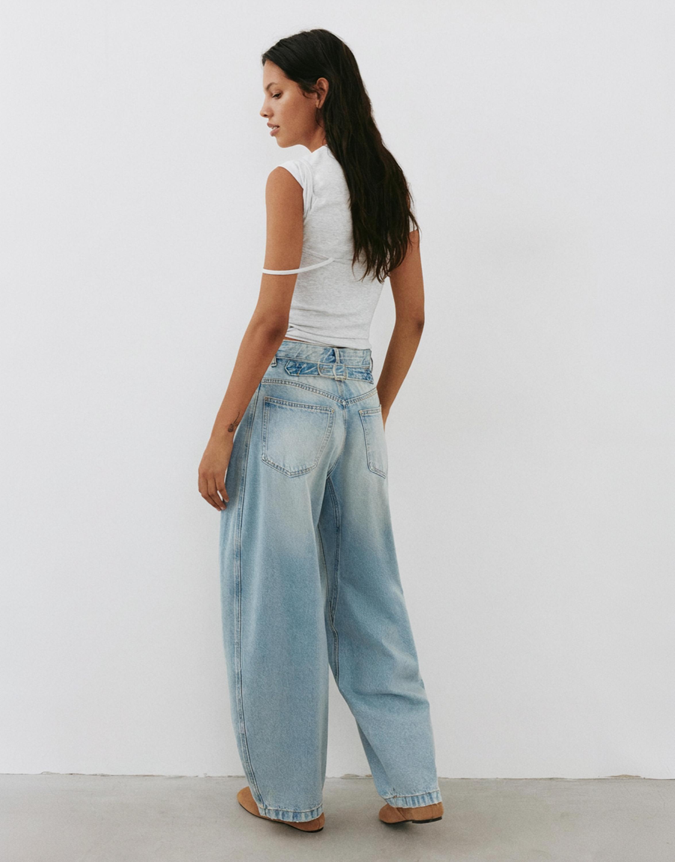 Balloon jeans with belt loops — Pale blue