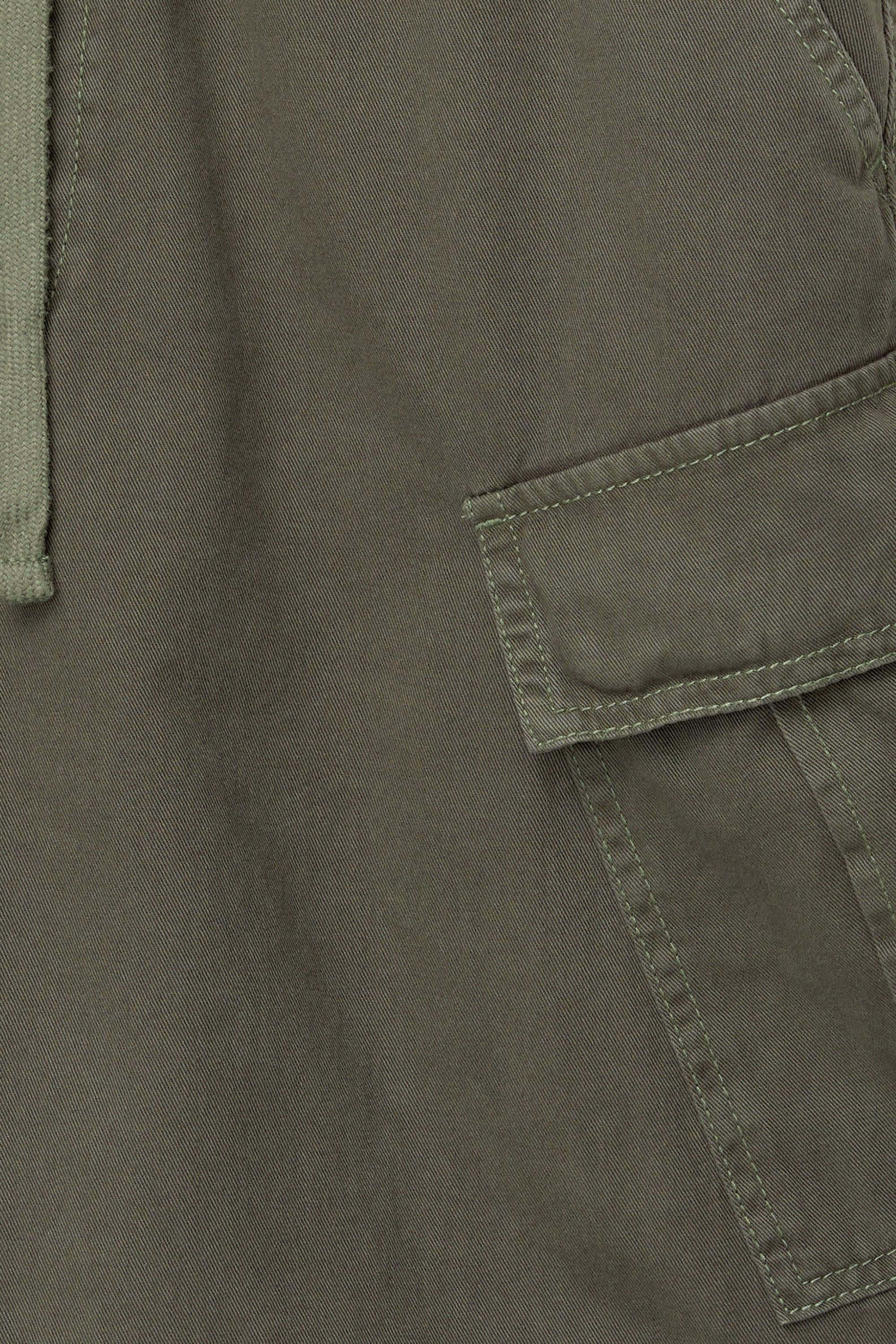 Cargo Bermuda shorts — Dark green