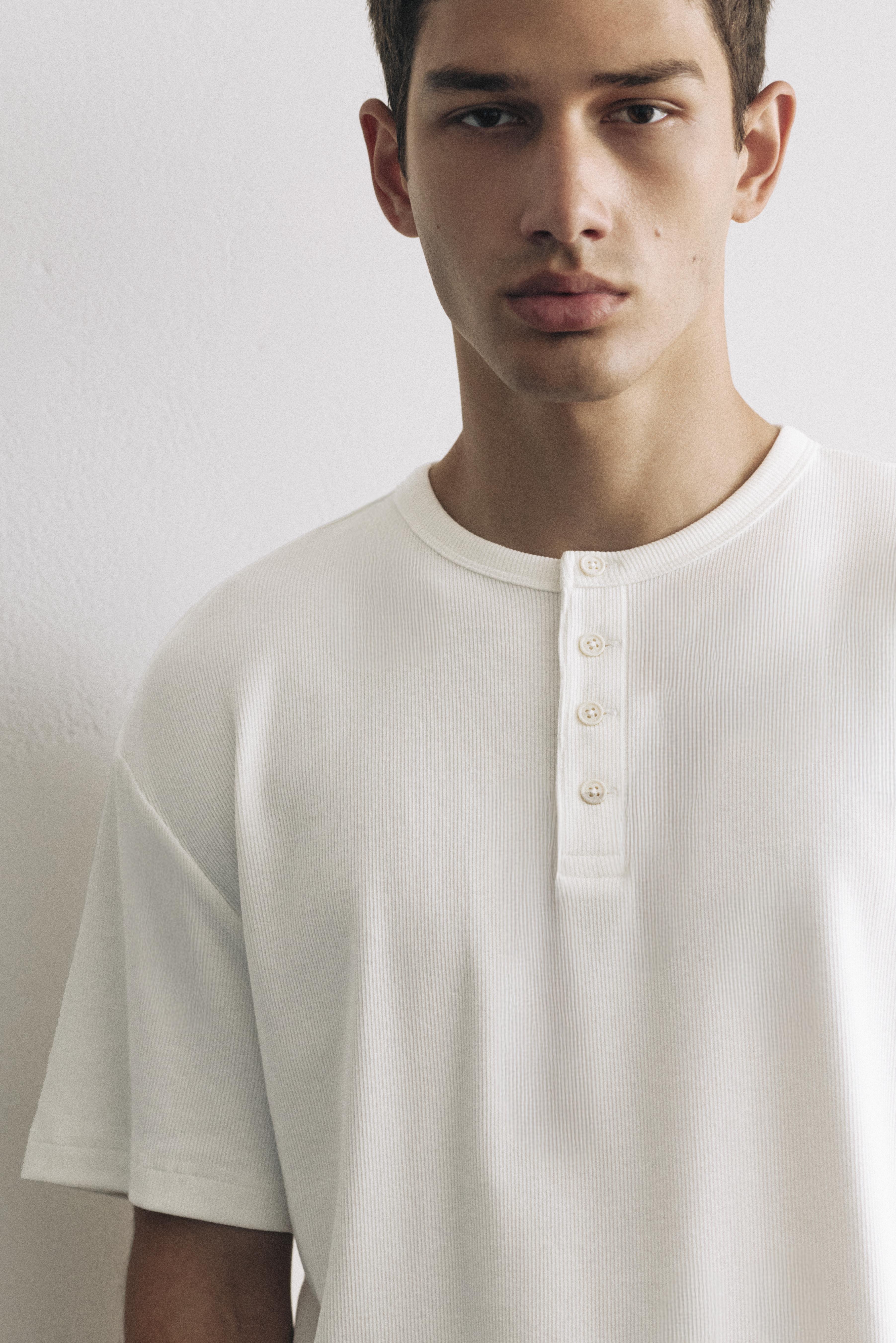 Slim-fit Henley T-shirt — White