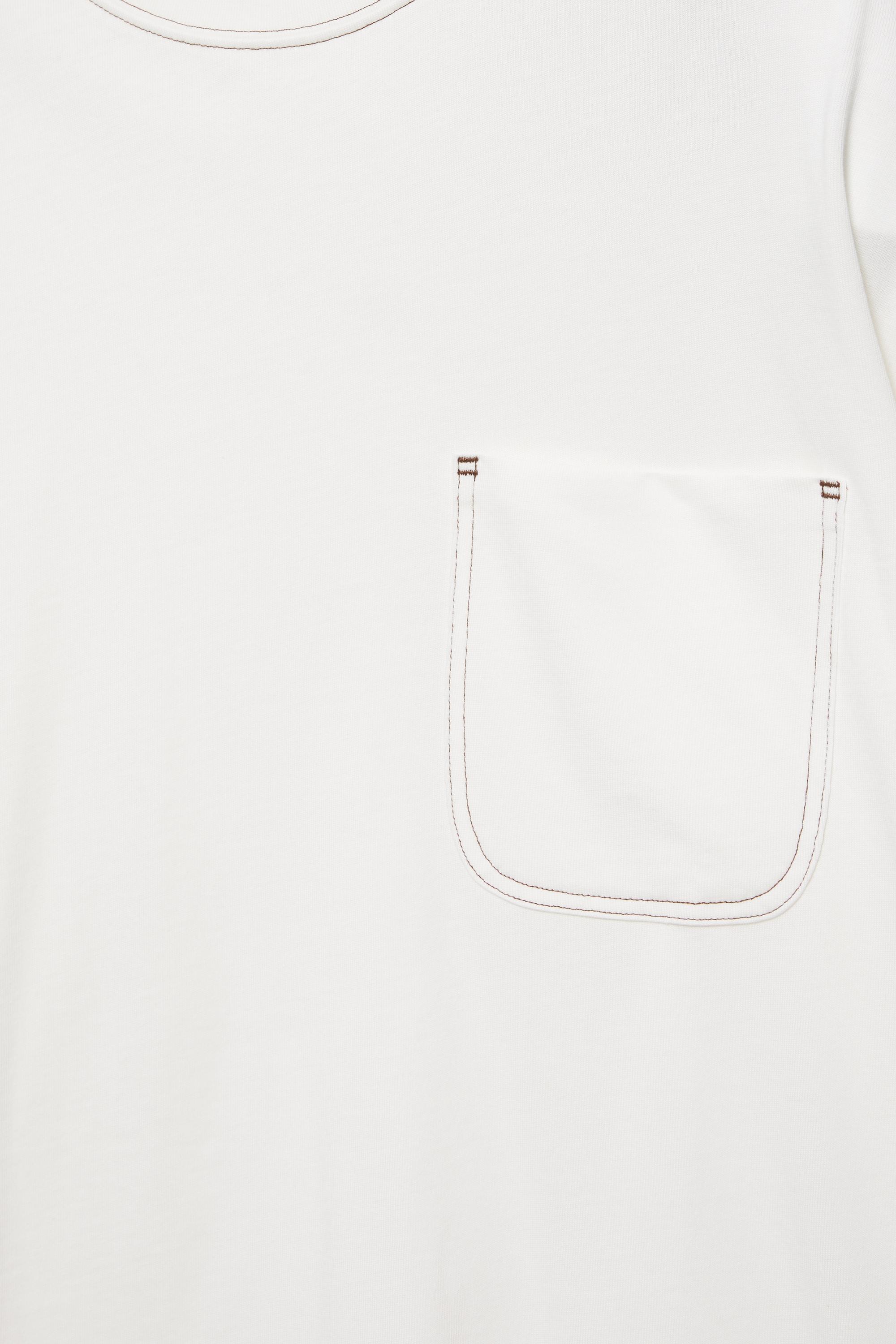 Boxy T-shirt with pocket — Off white